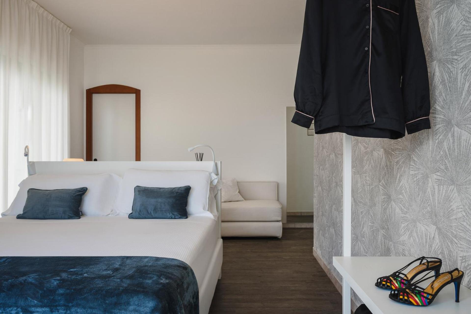 Deluxe Double Room with Balcony with Sea View photo 3