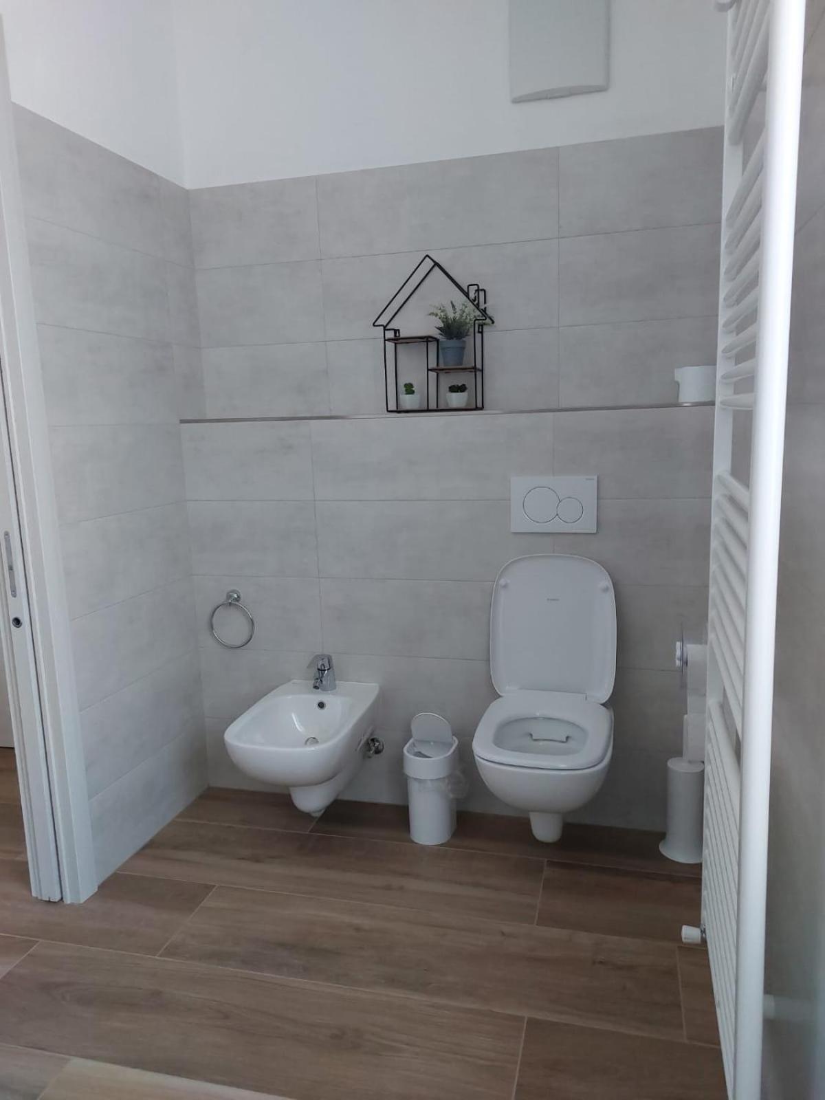 Standard Double or Twin Room with Balcony - Photo 3