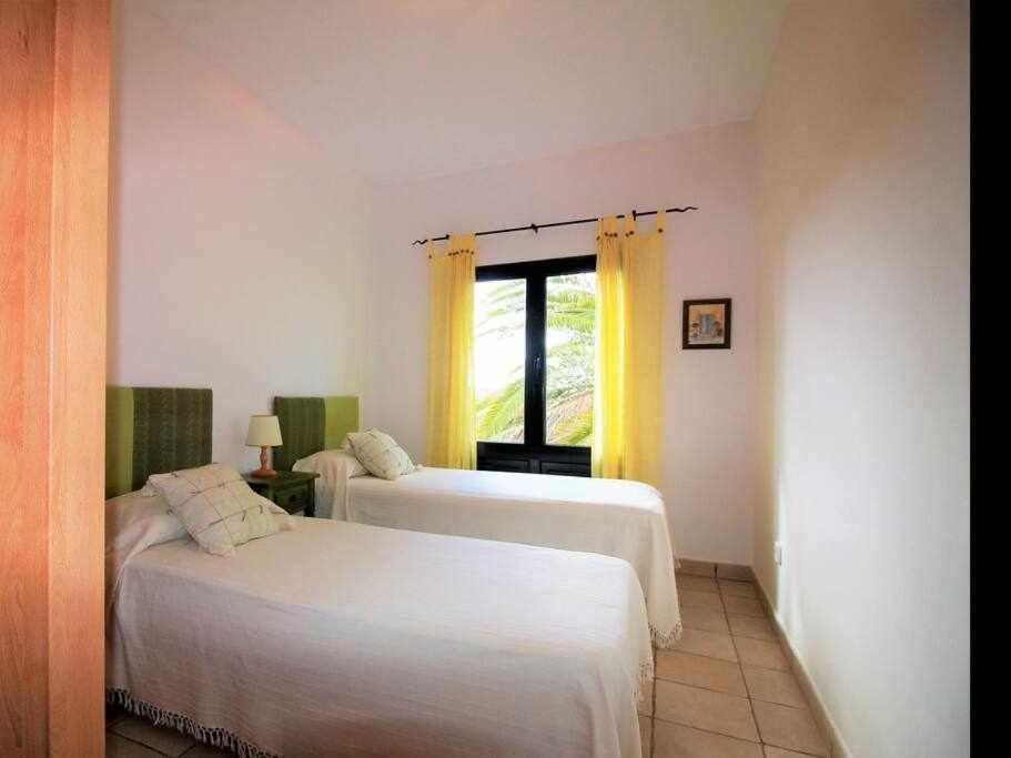 Three-Bedroom House photo 3