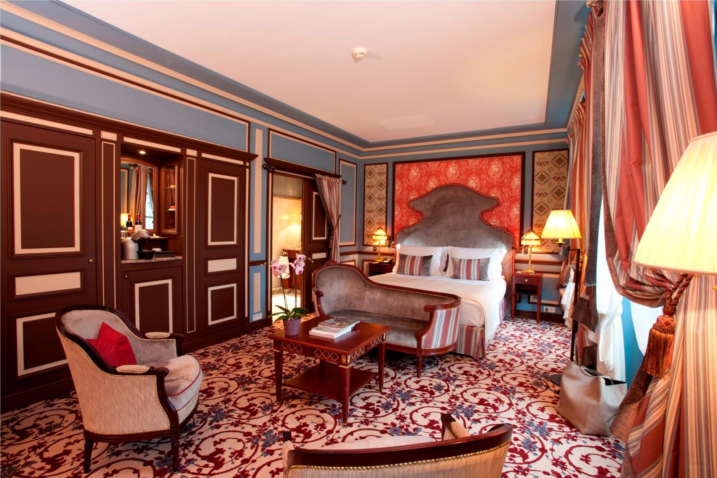 Junior King Suite - Photo 5