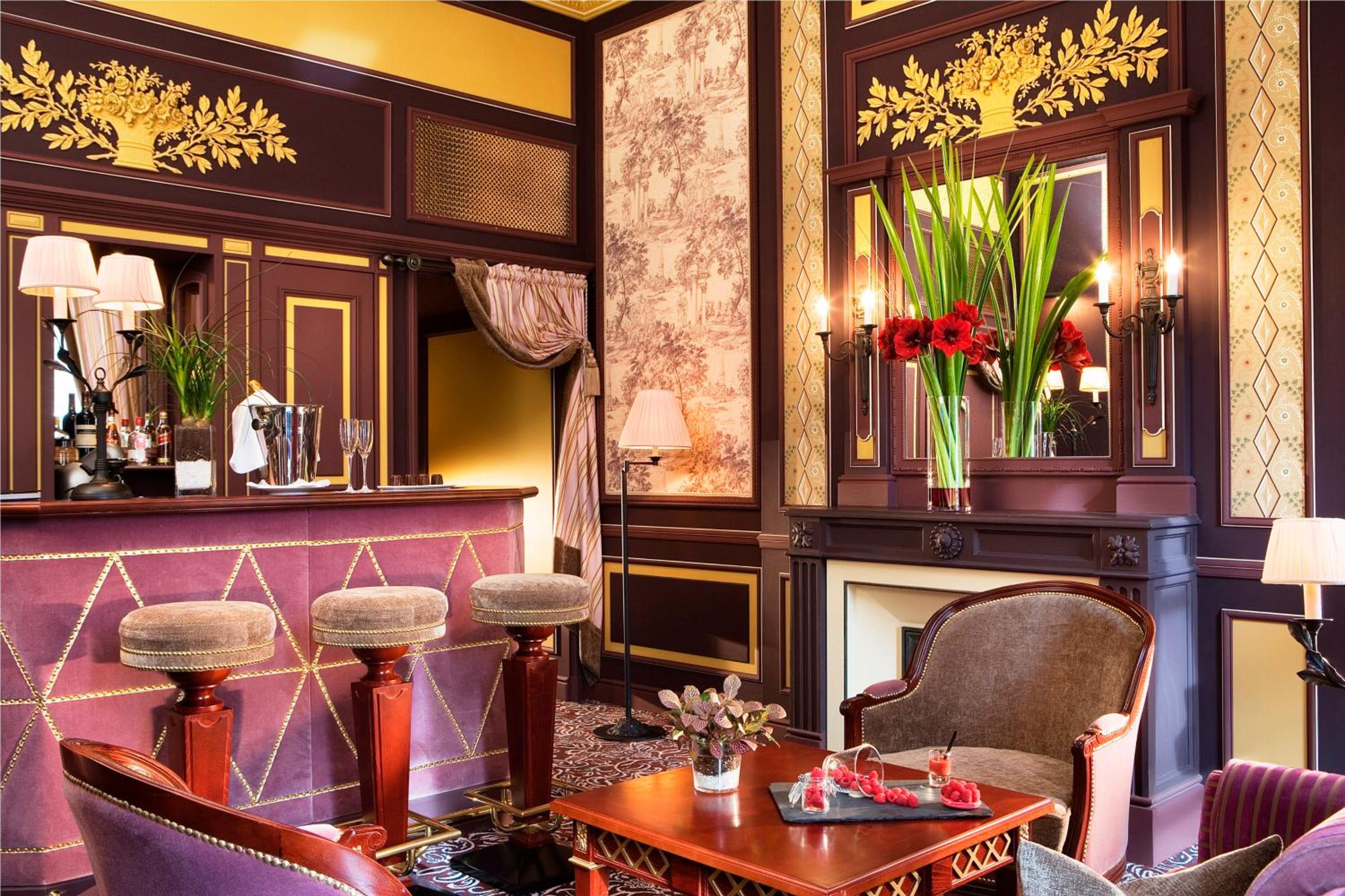 King Suite with Wine Bar - Photo 5