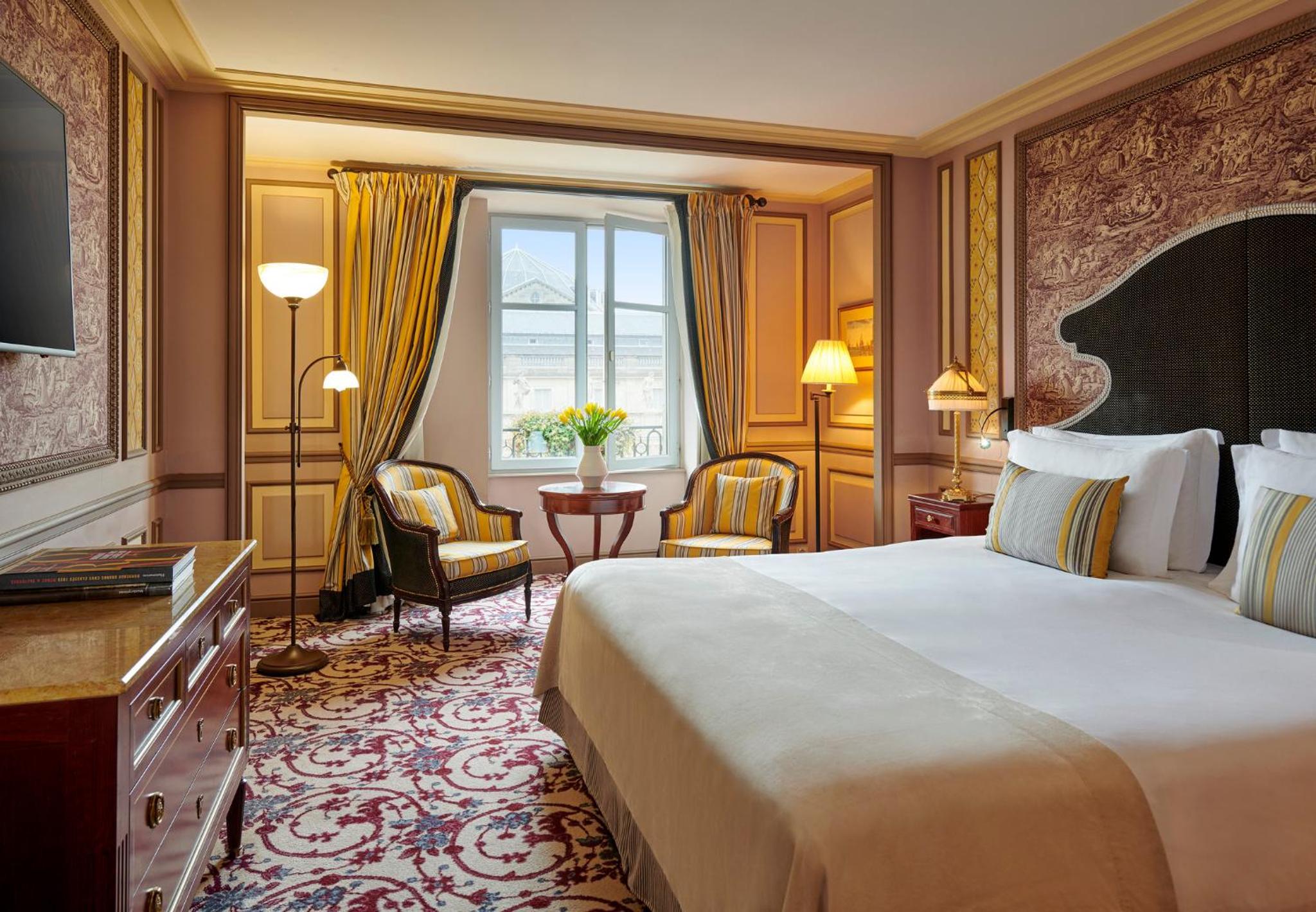 Premium King Room with Opera View - Photo 3