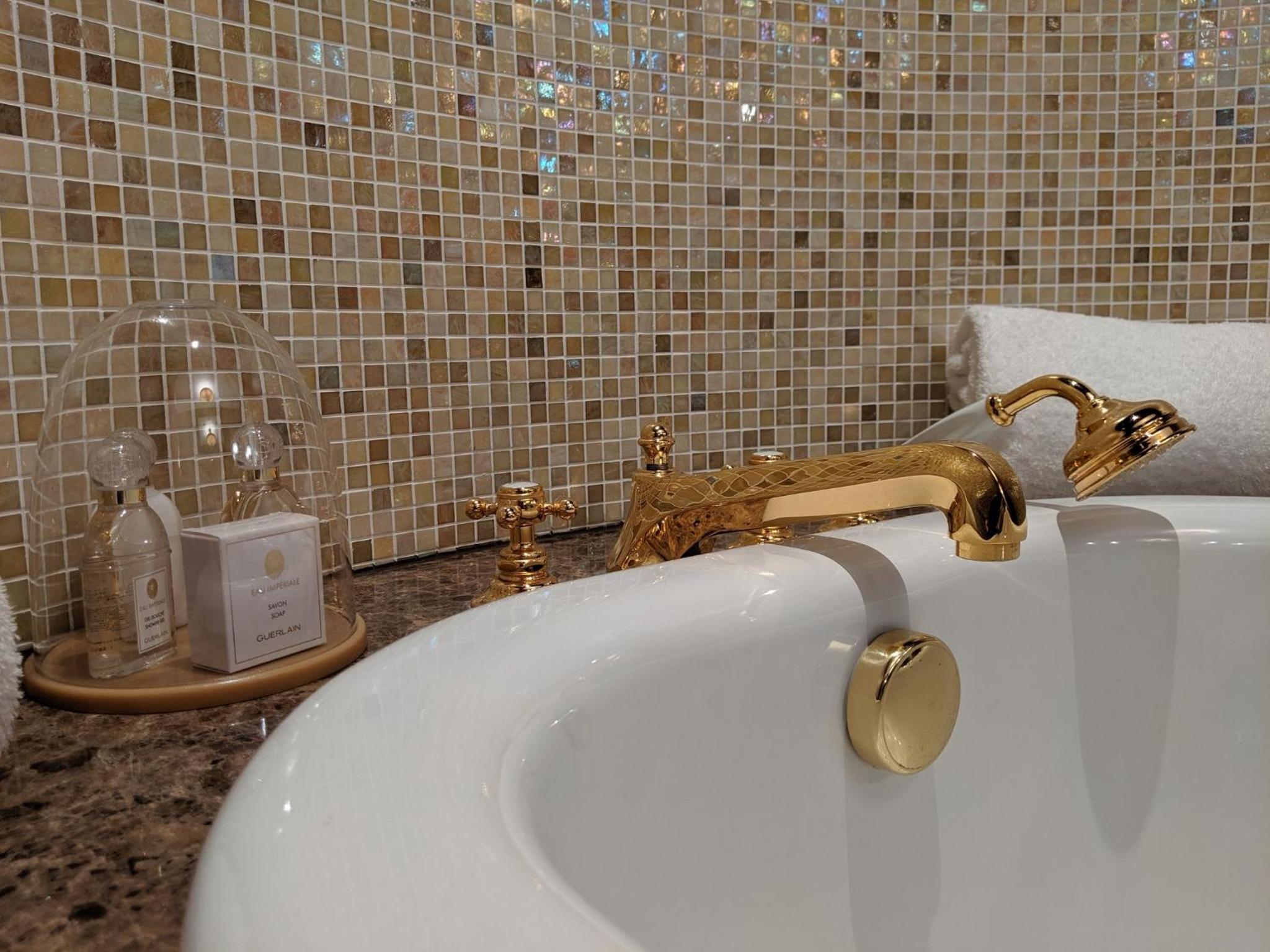 Royal Suite - Photo 9