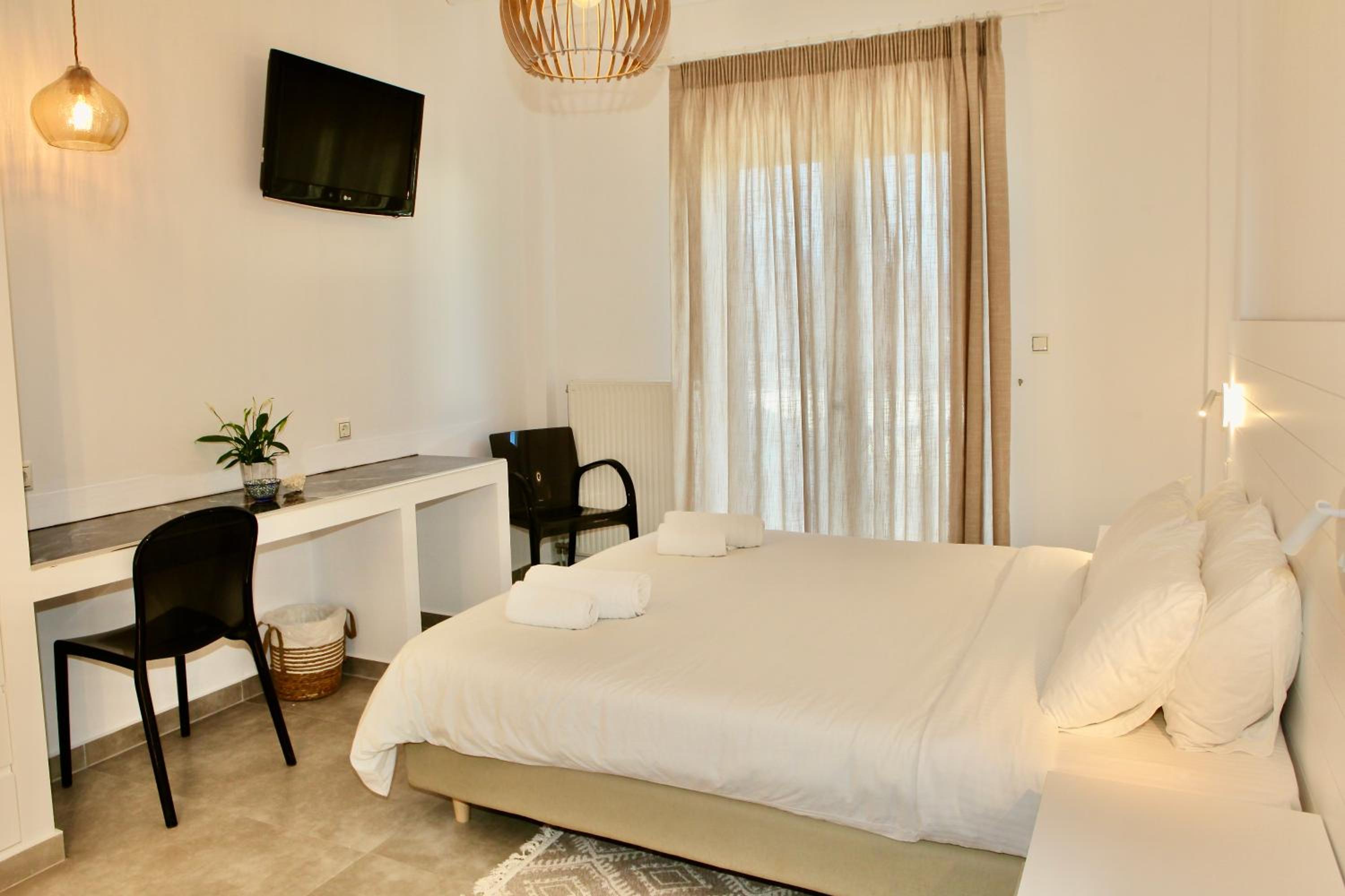 Deluxe Double Room with Balcony and Sea View - Photo 1
