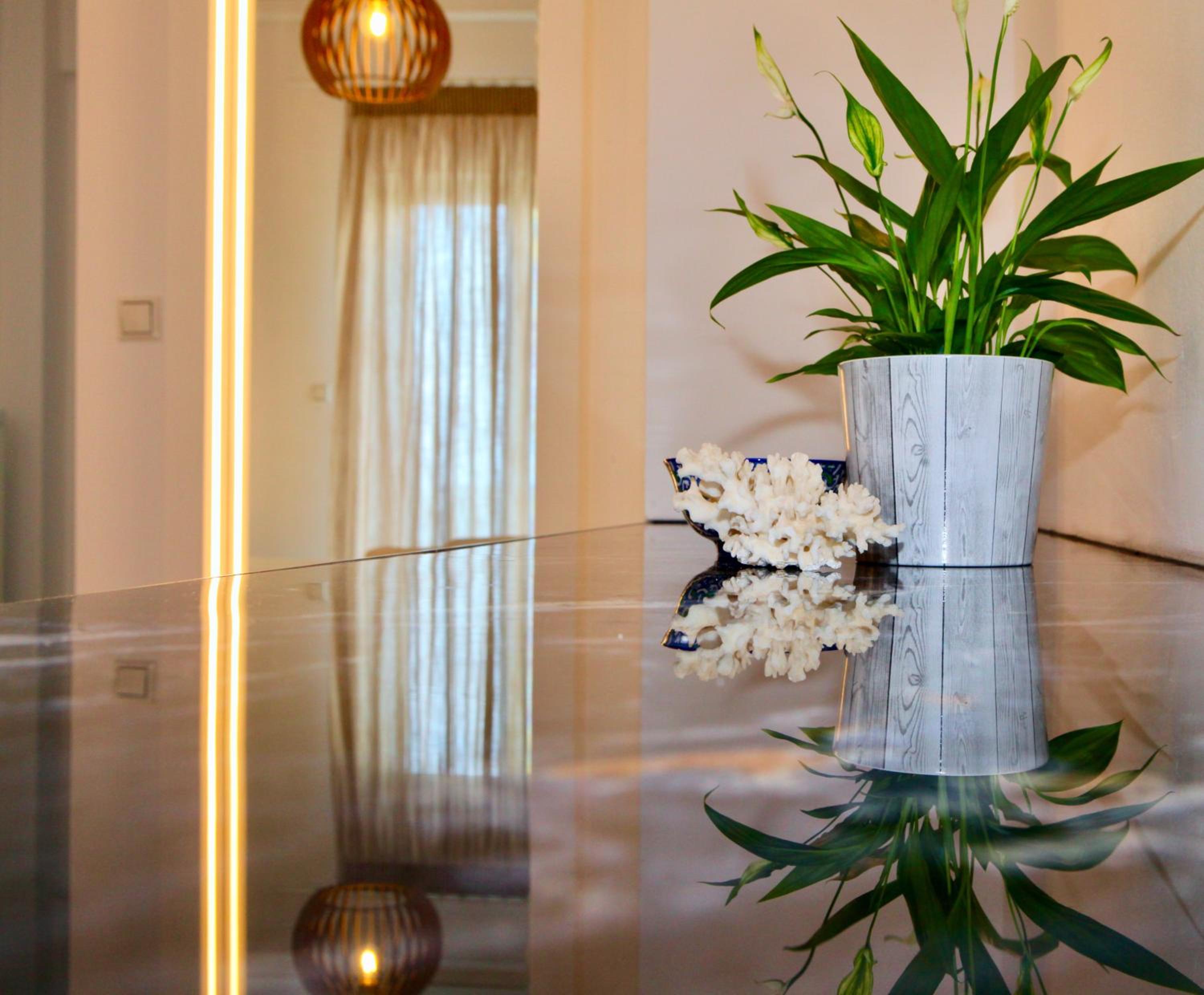Deluxe Double Room with Balcony and Sea View - Photo 8