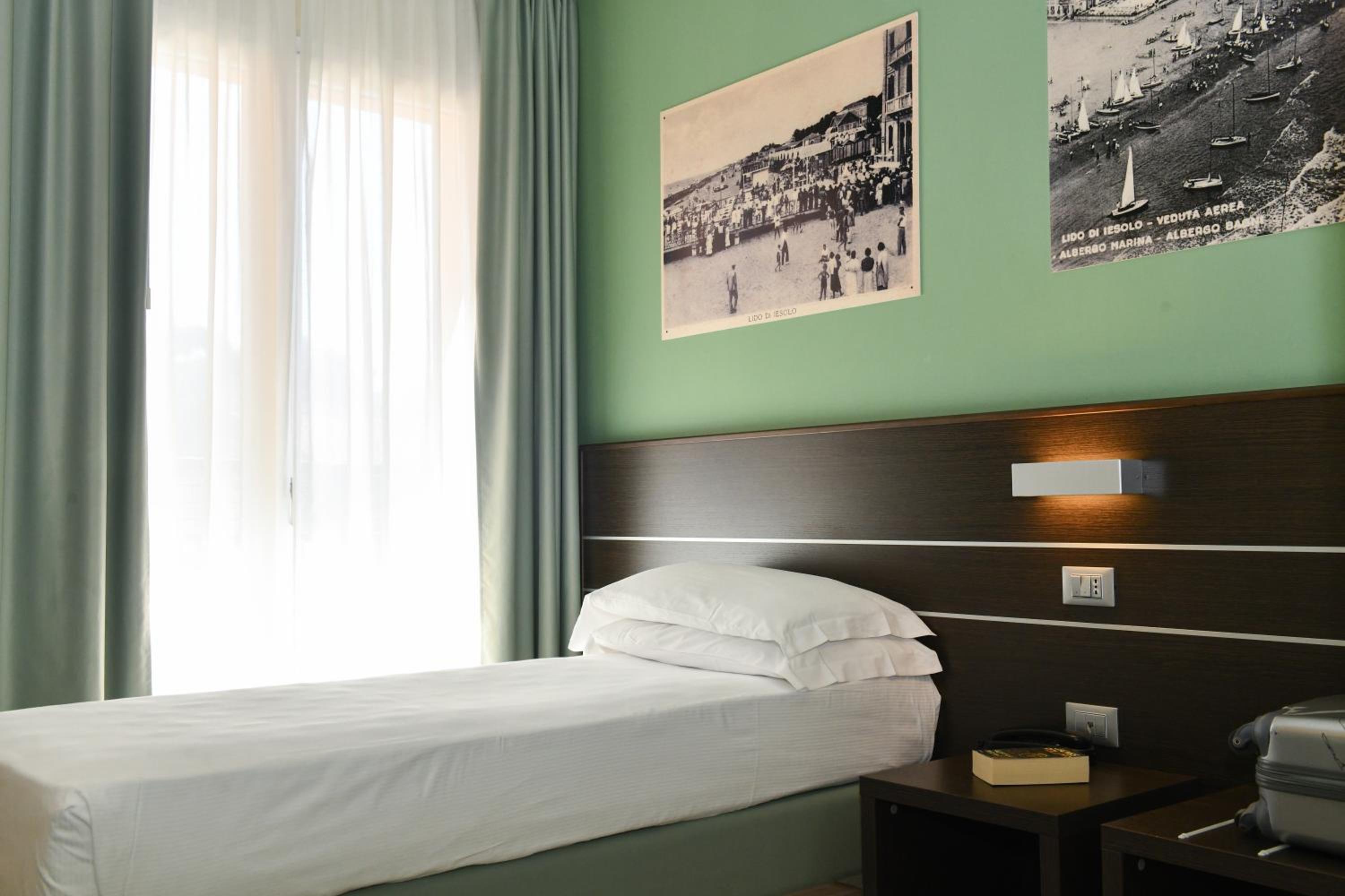 Single Room photo 3