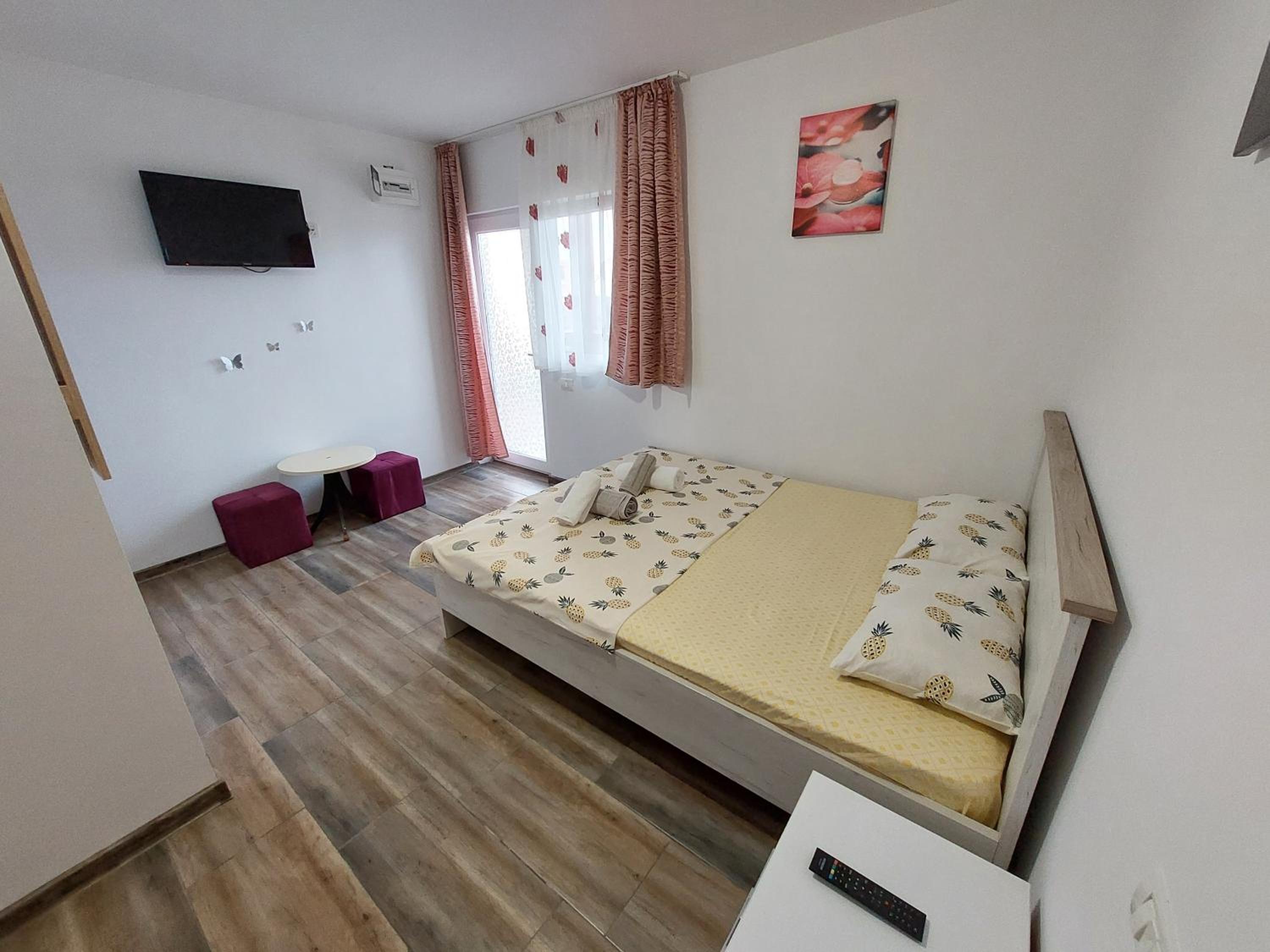 Economy Double Room photo 2