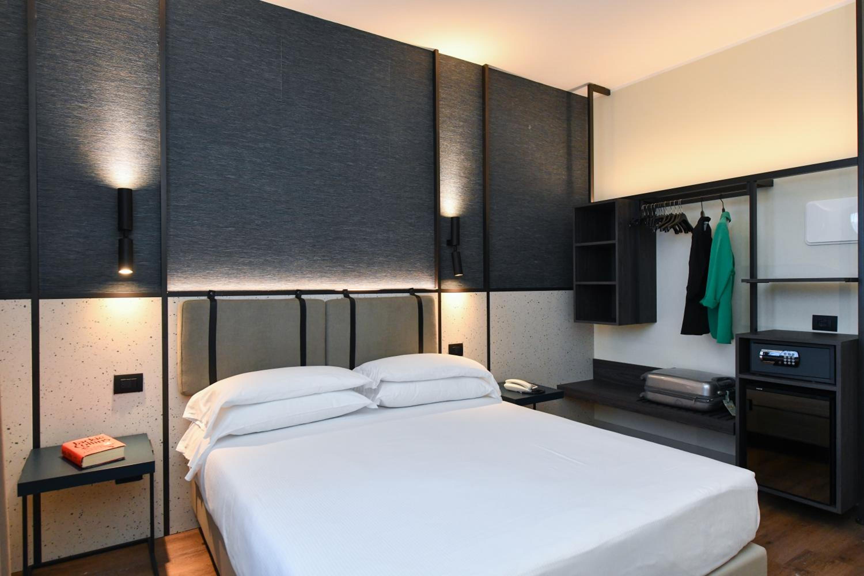 Superior Double or Twin Room with Balcony photo 1