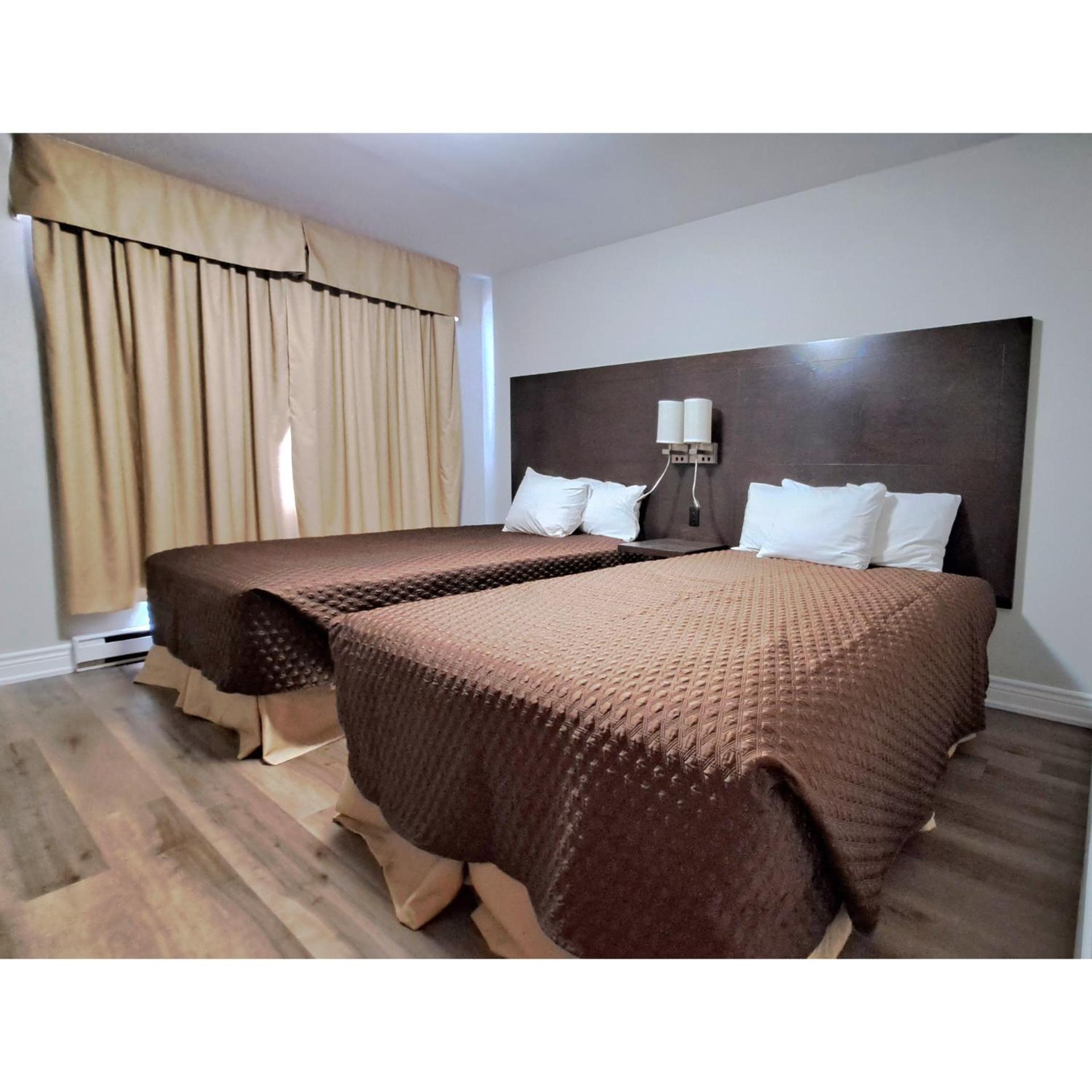 Standard Double Room with Two Double Beds photo 1