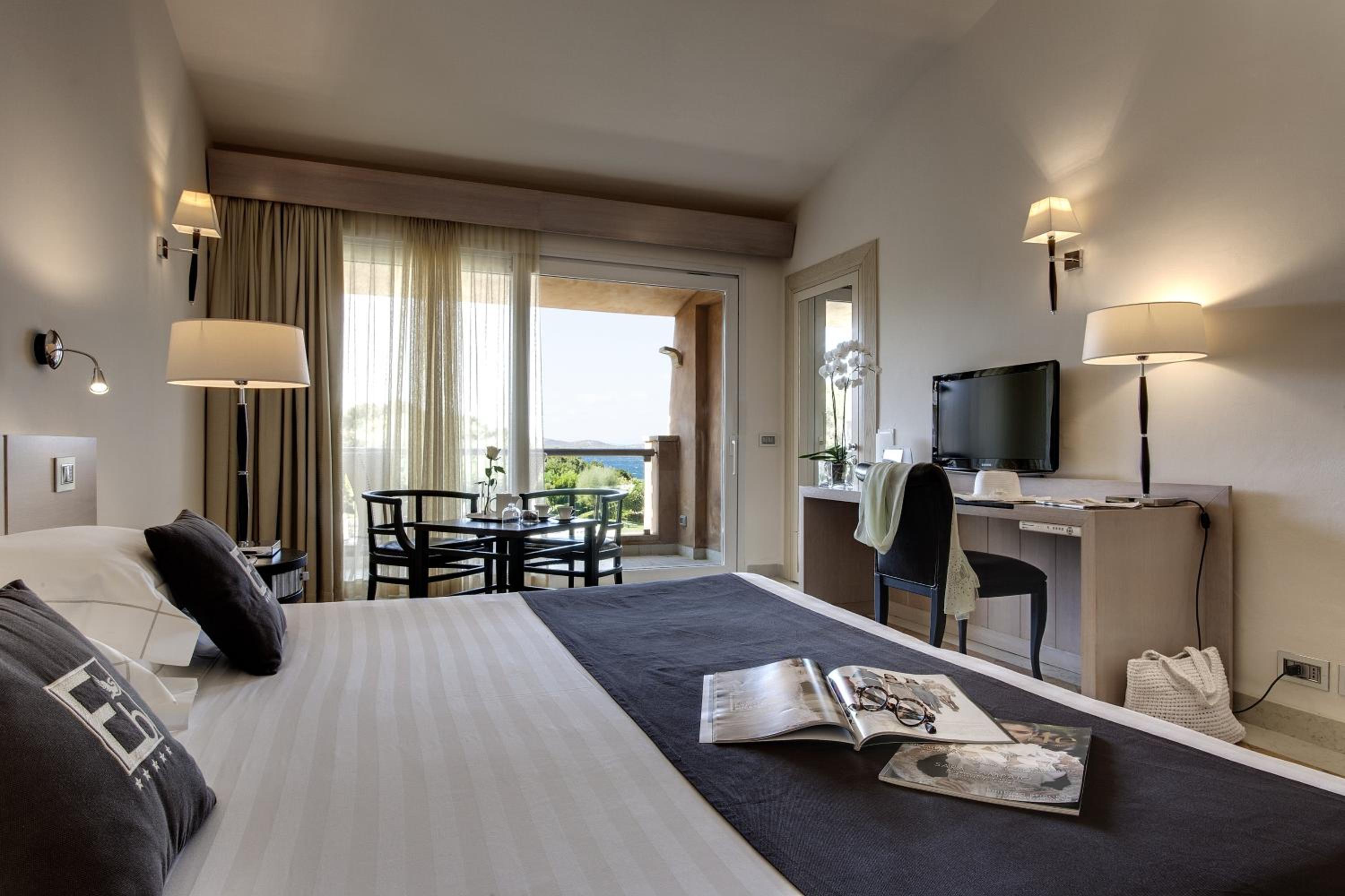 Superior Triple Room with Sea View photo 2