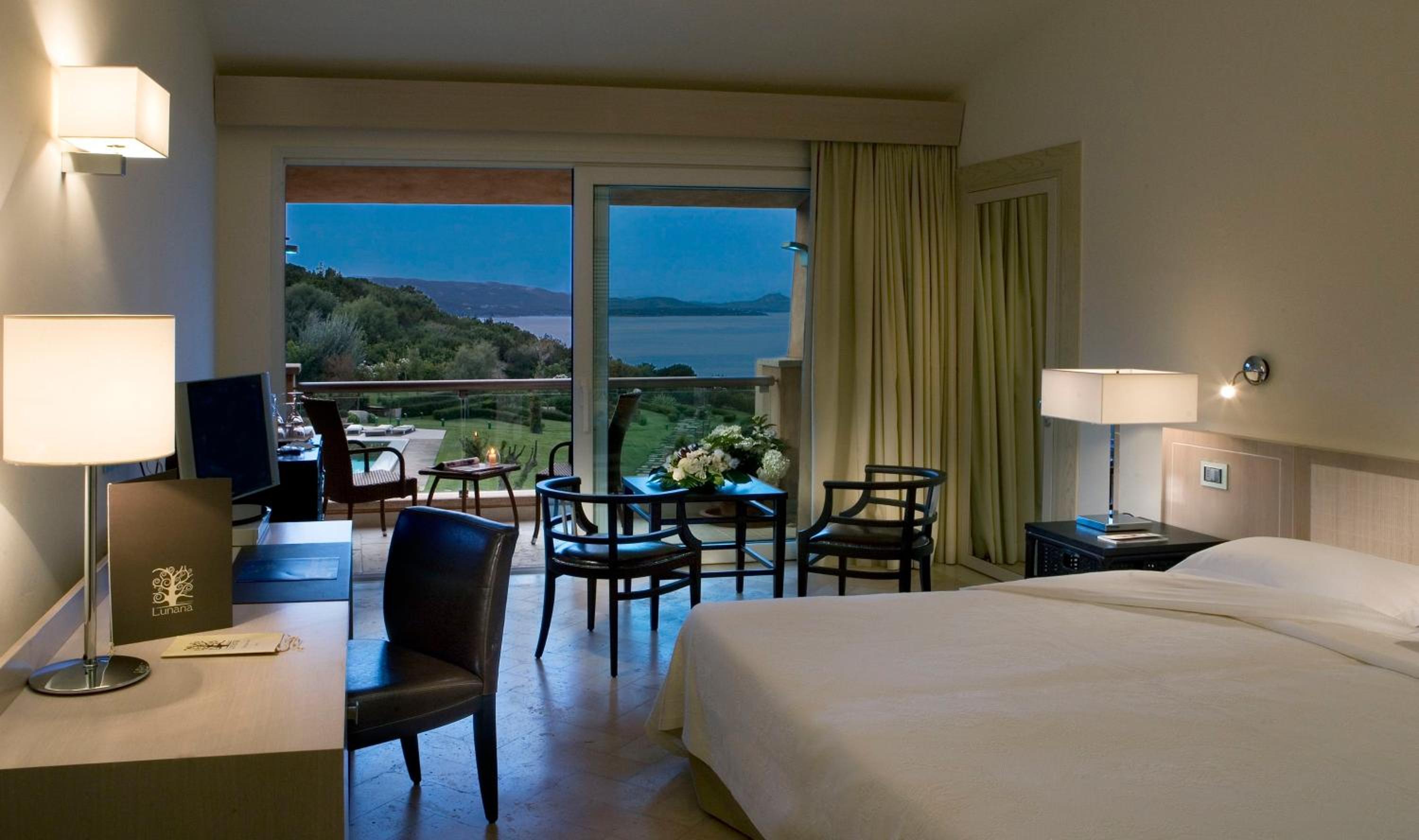 Deluxe Triple Room with Sea View