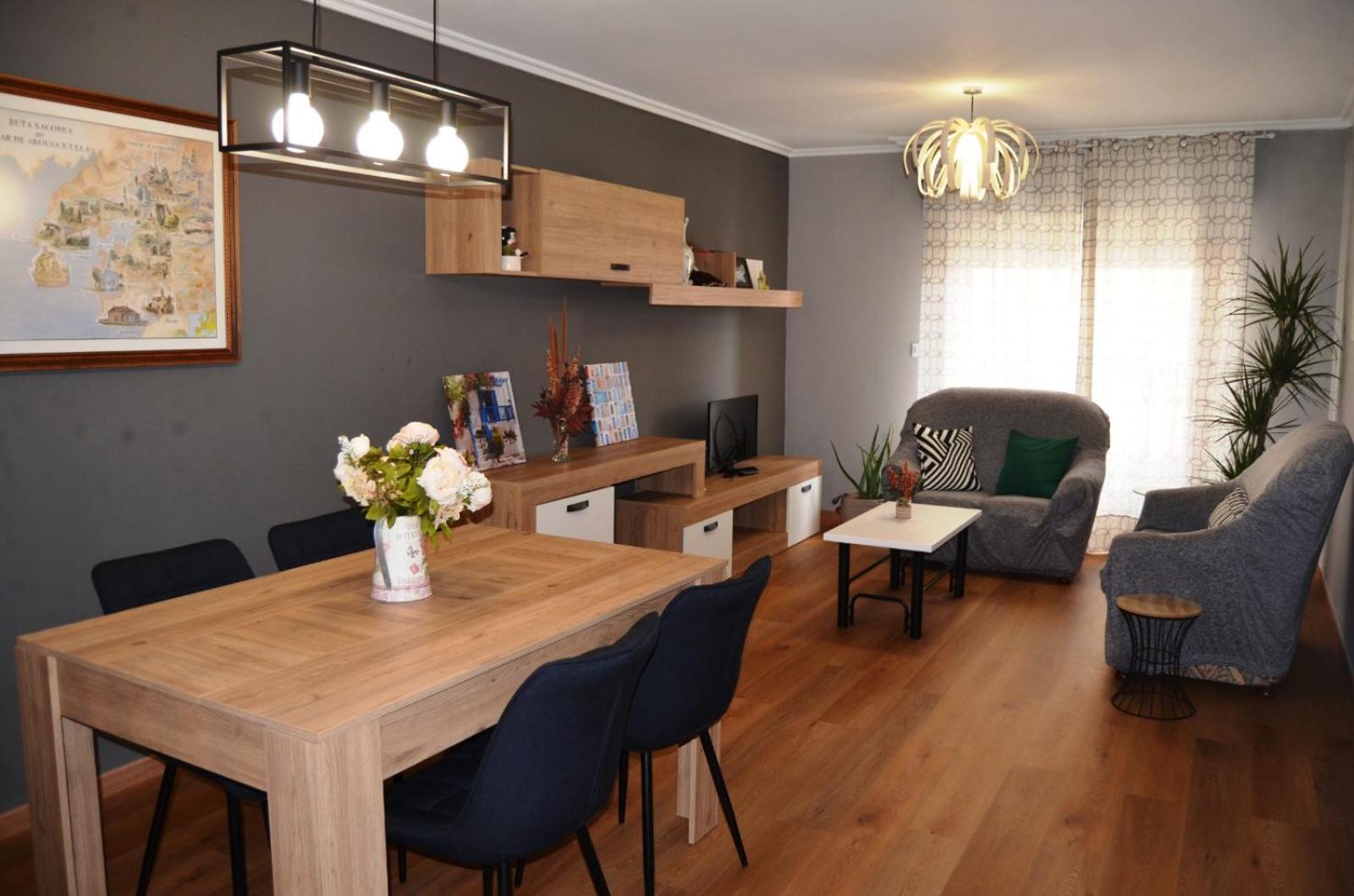 Apartment with Balcony - Photo 9