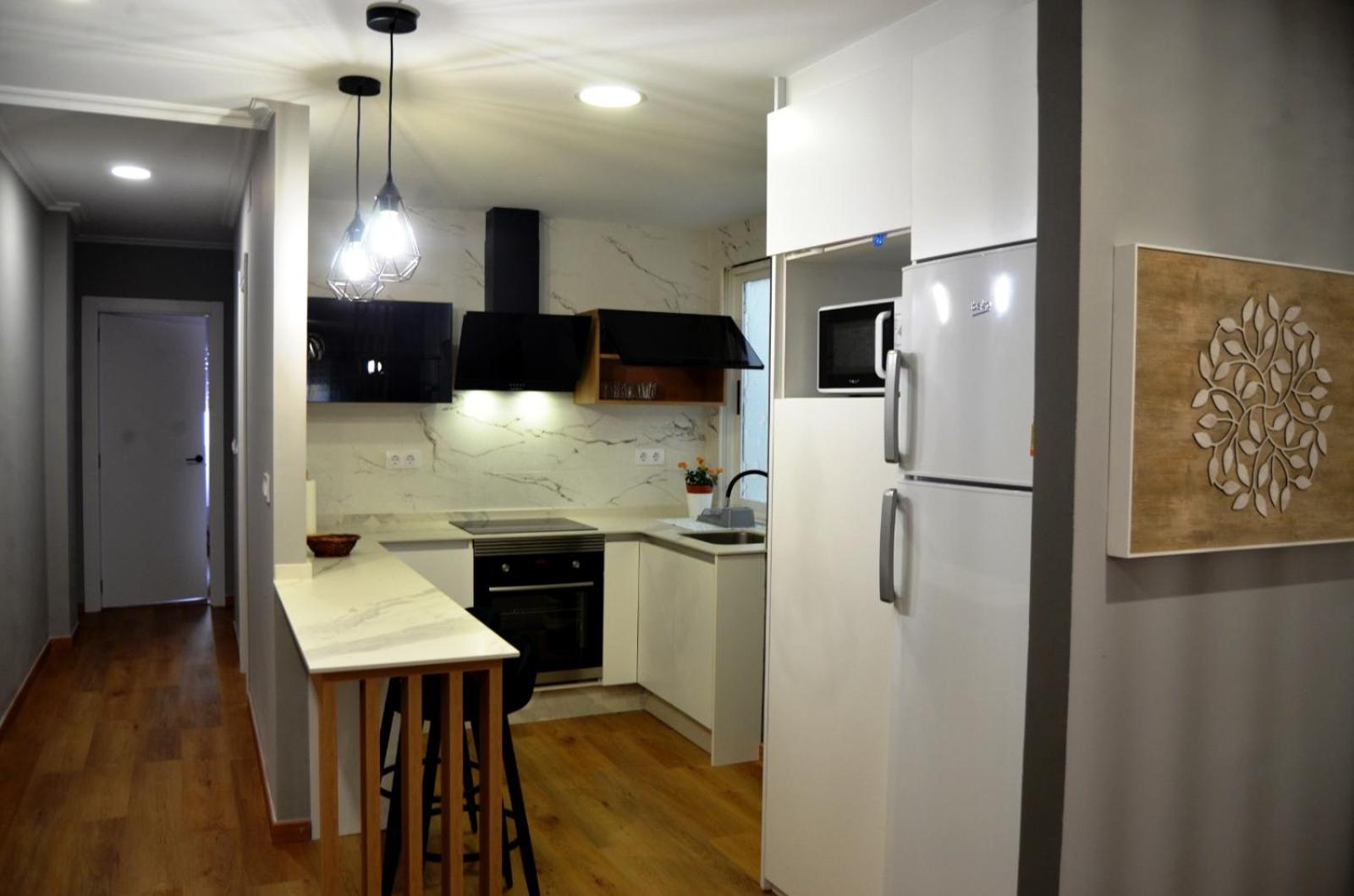 Apartment with Balcony - Photo 6