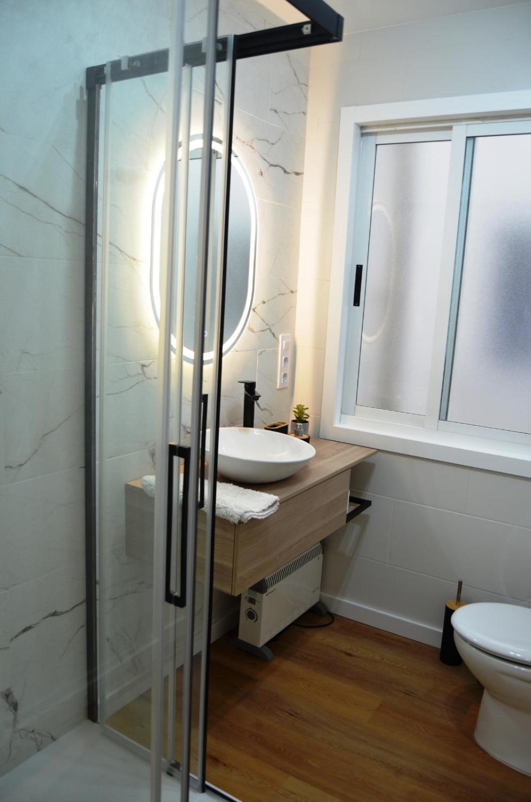 Apartment with Balcony - Photo 10