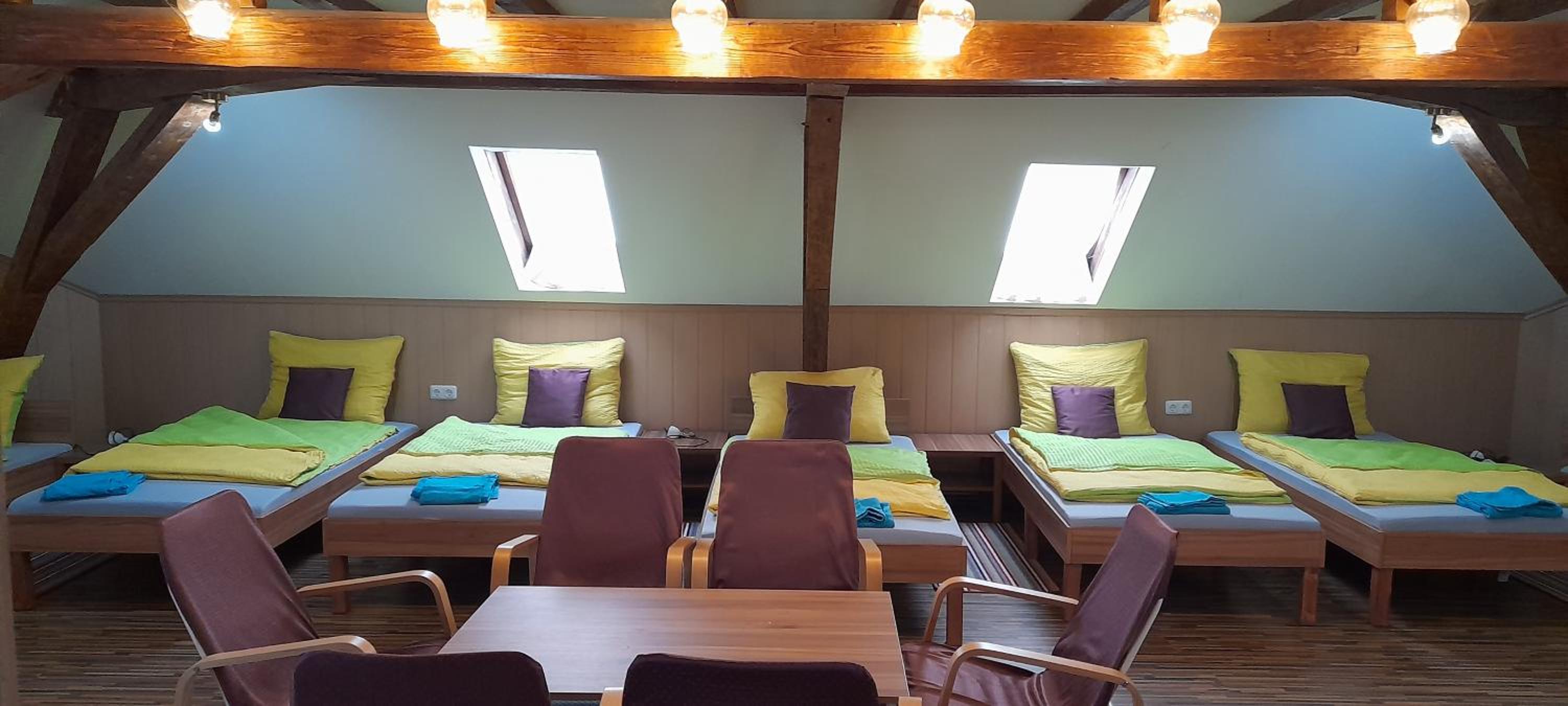 10-Bed Mixed Dormitory Room photo 1