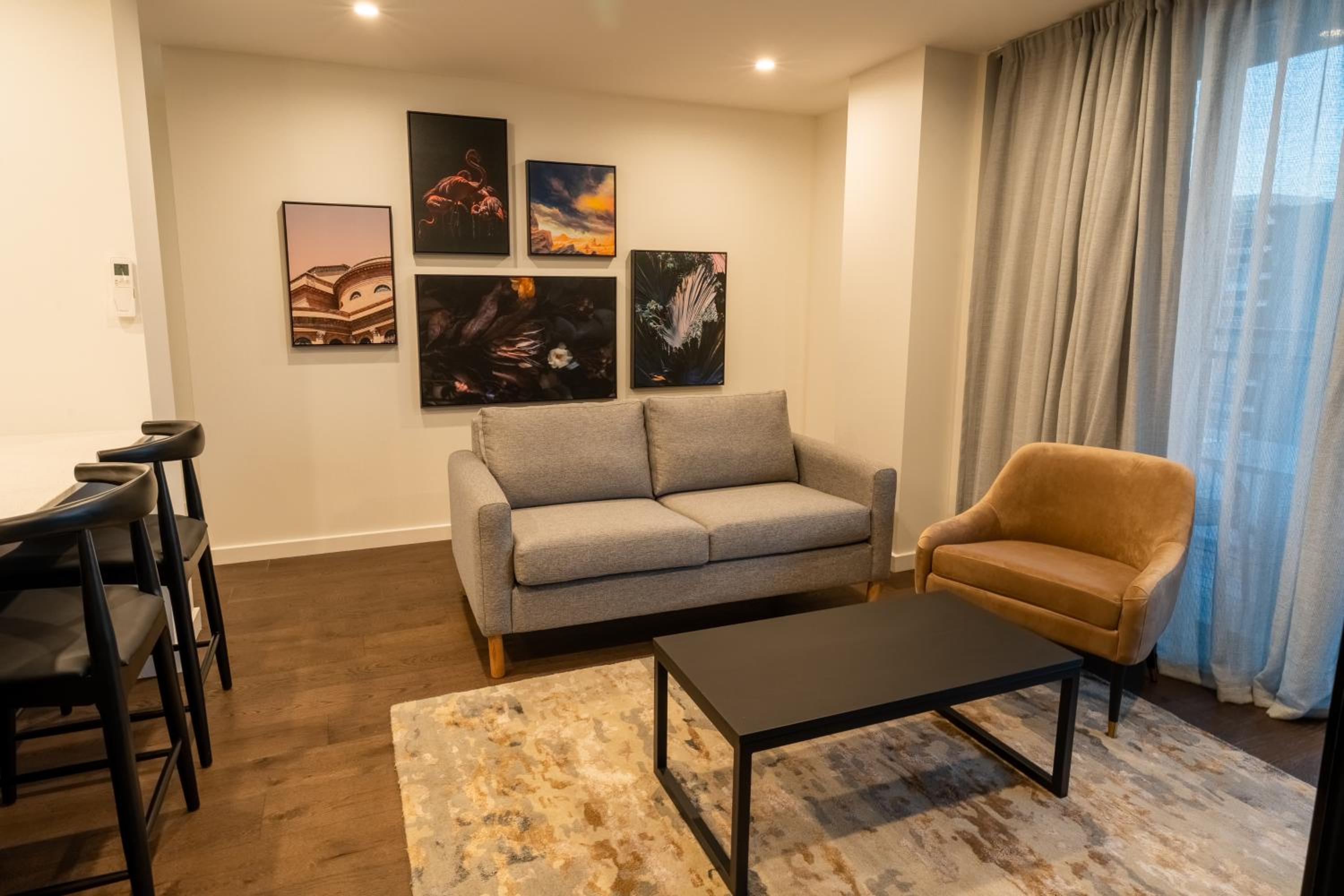 Executive Two-Bedroom Suite - Photo 4