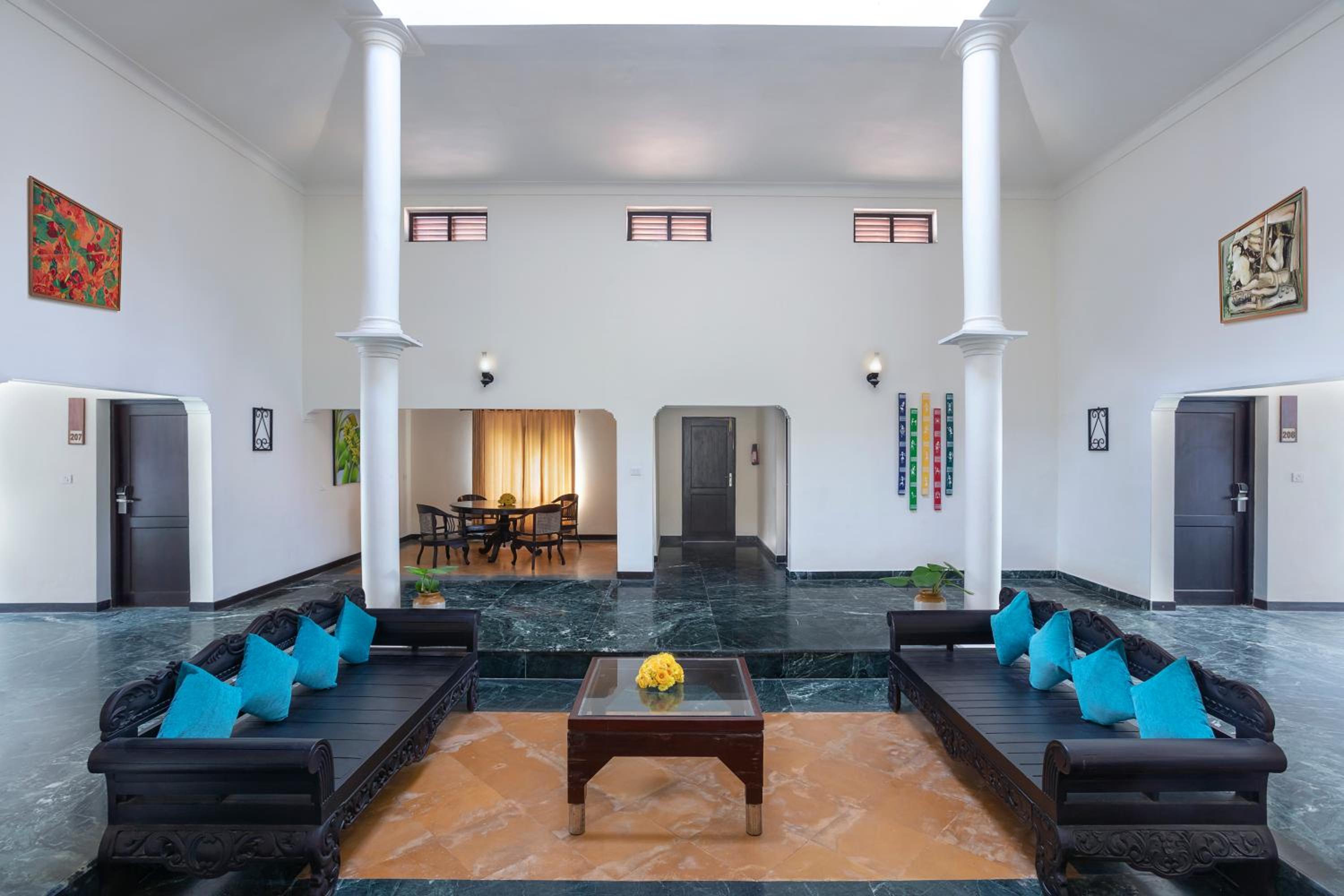 Leisure Villa with One King Bed