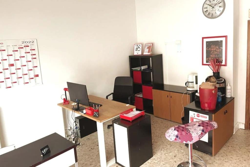 Three-Bedroom Premium Apartment with Balcony photo 2