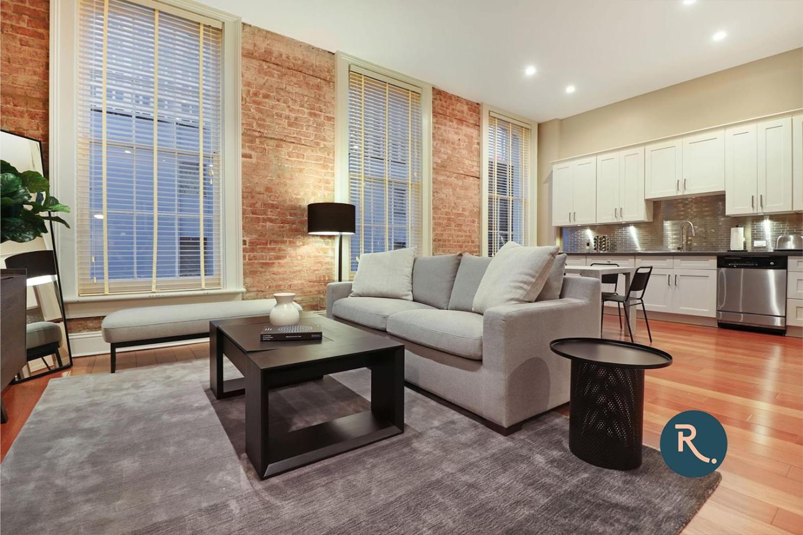 Adjacent Three Bed Three Bath Apartment