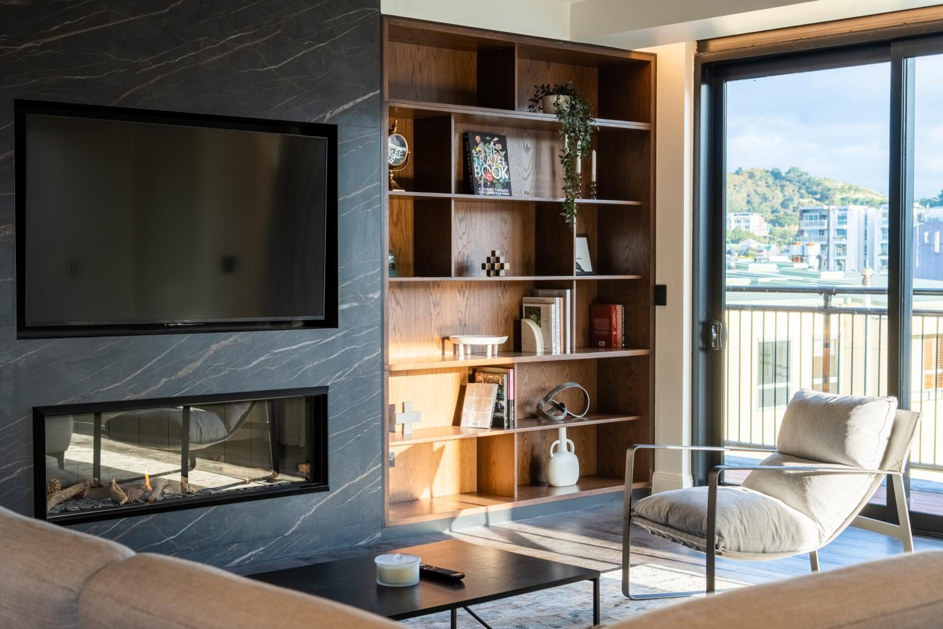 Luxury Penthouse with City View - Photo 18