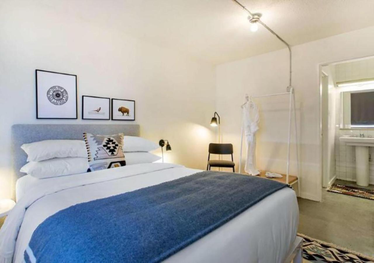 Queen Room - Non-Smoking - Photo 8