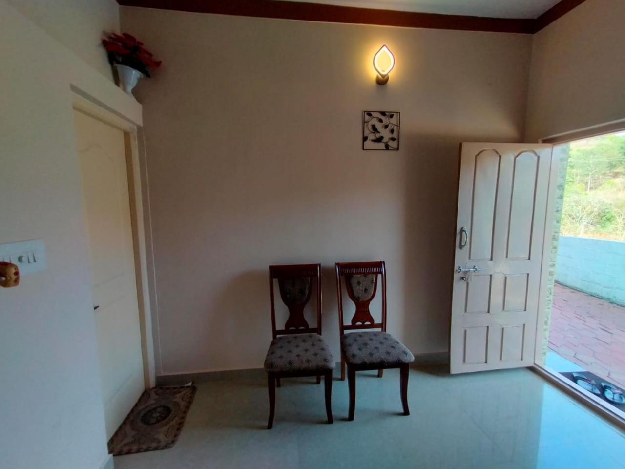 Deluxe Room (2 Adults + 1 Child) photo 2