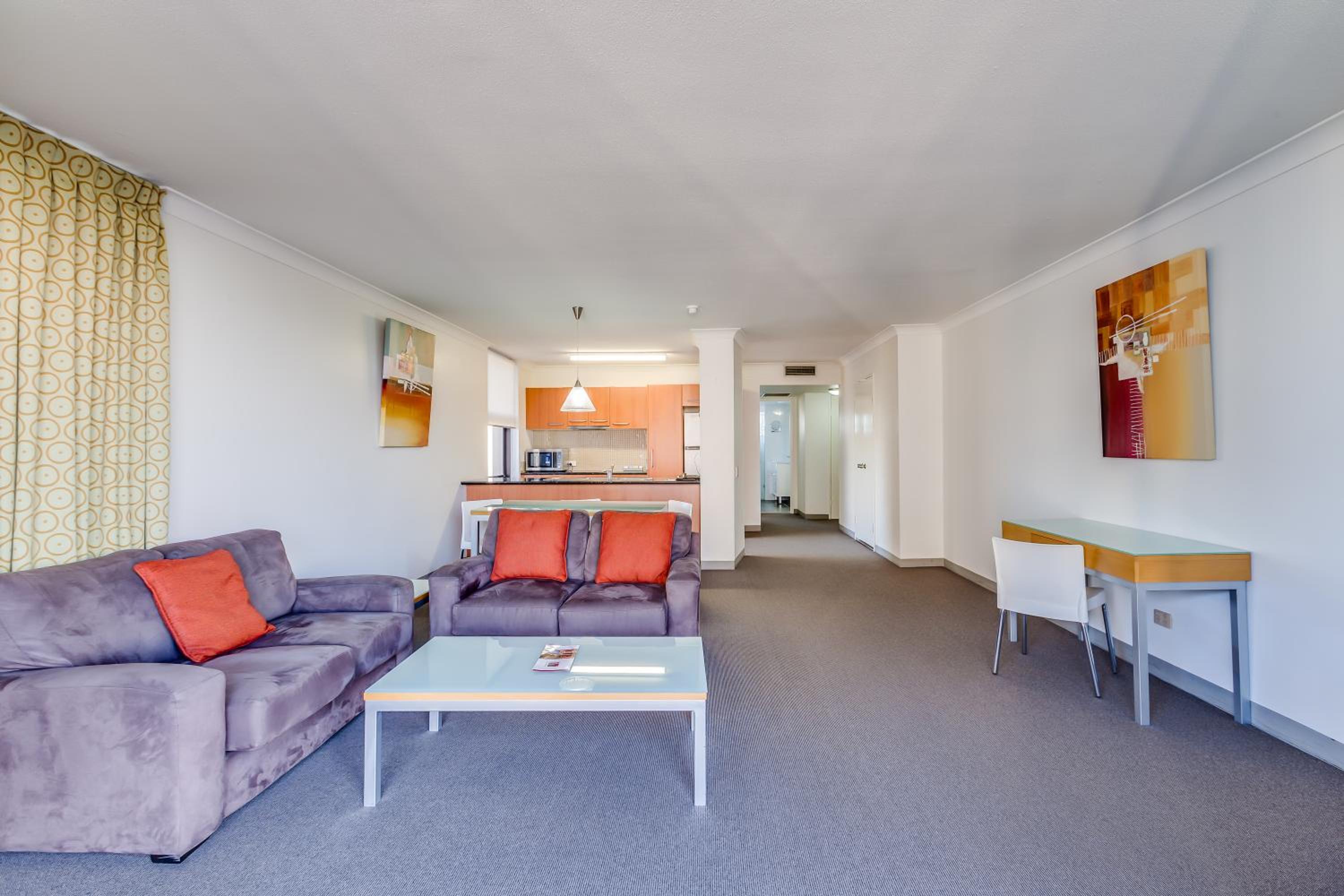 One-Bedroom Apartment - Photo 3