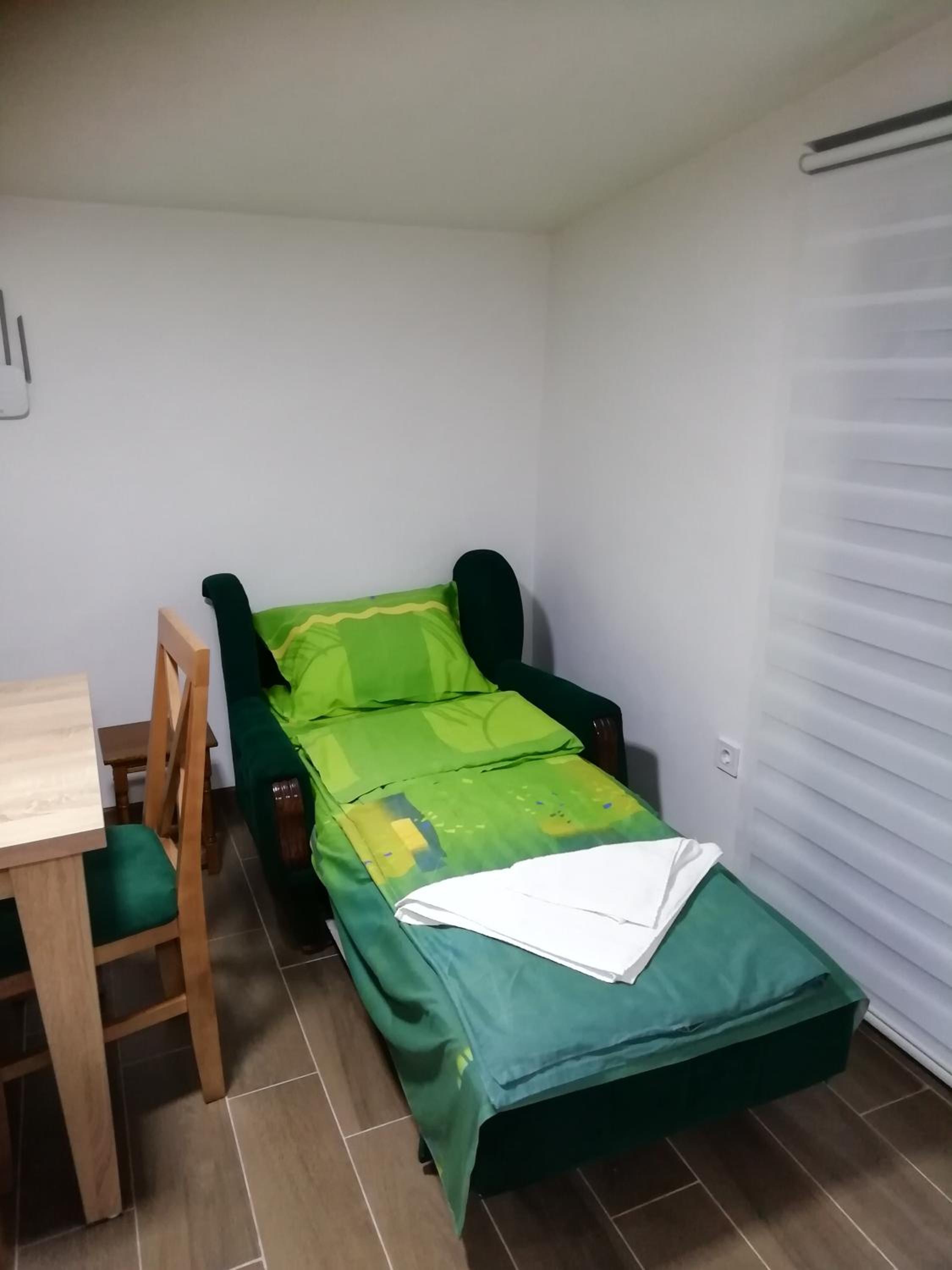 One-Bedroom Apartment photo 2