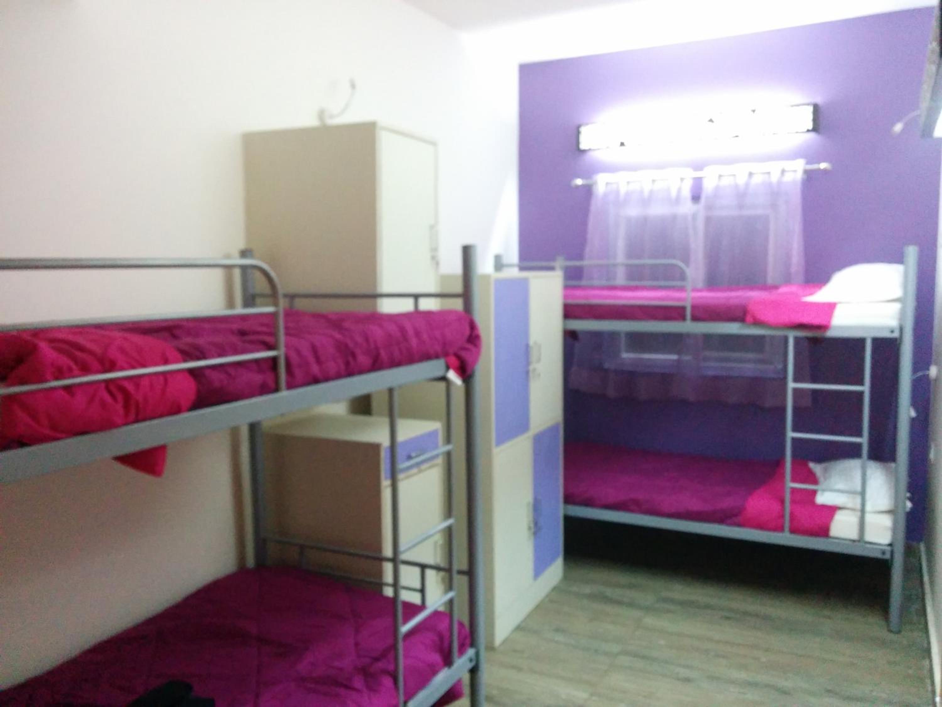 Bed in 4-Bed Mixed Dormitory Room photo 2