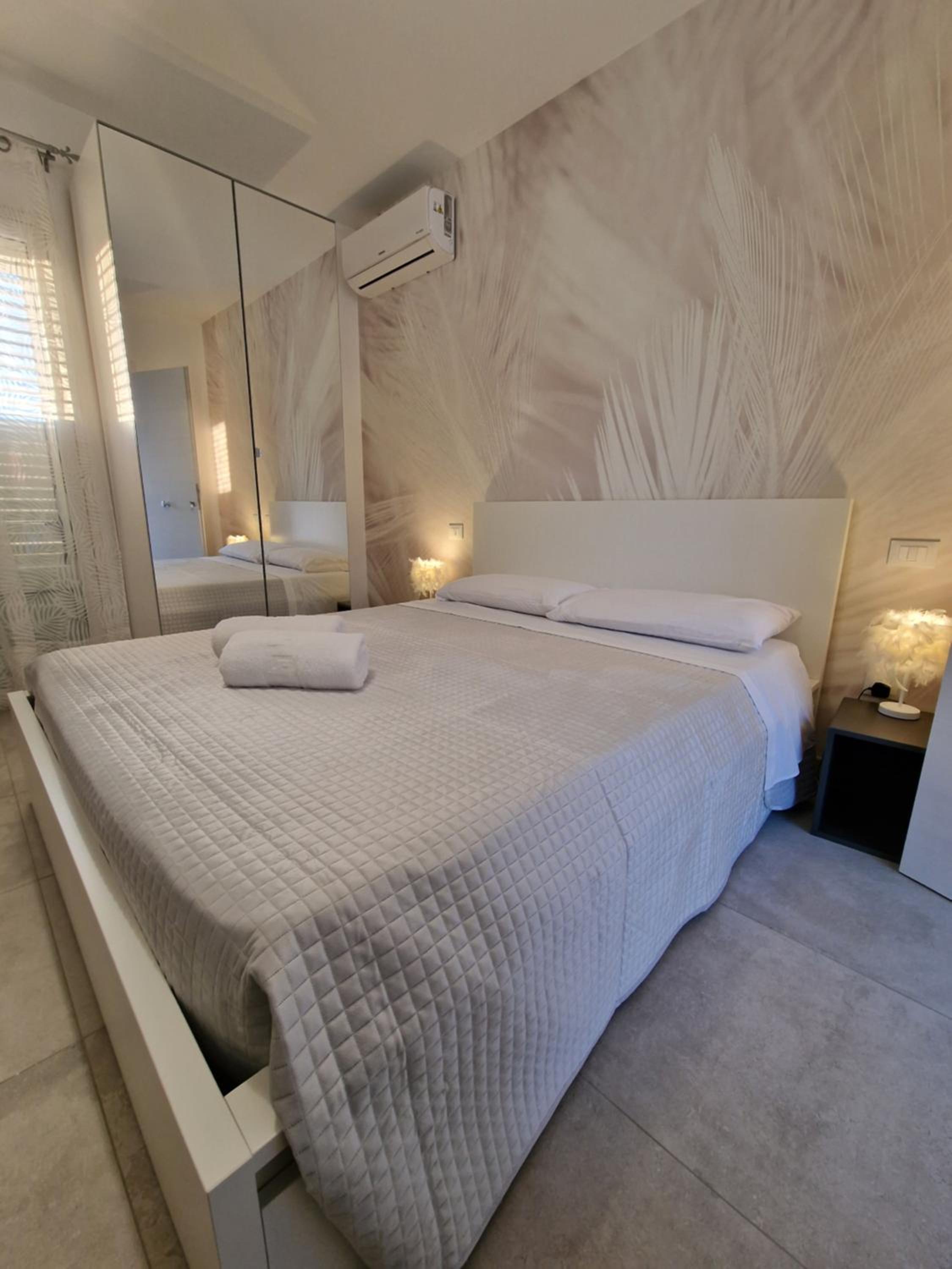 Large Double Room photo 1