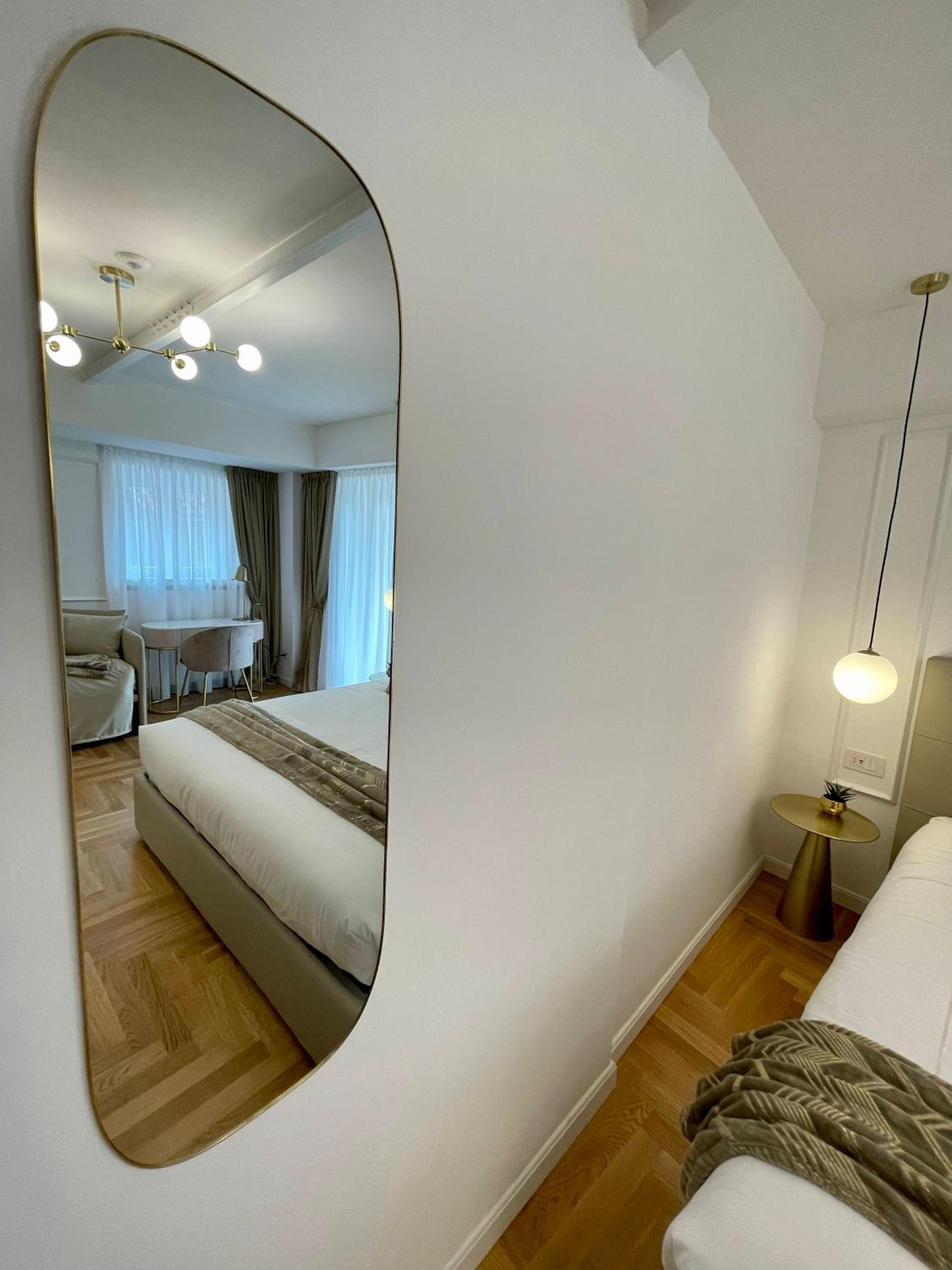 Queen Suite - Photo 26