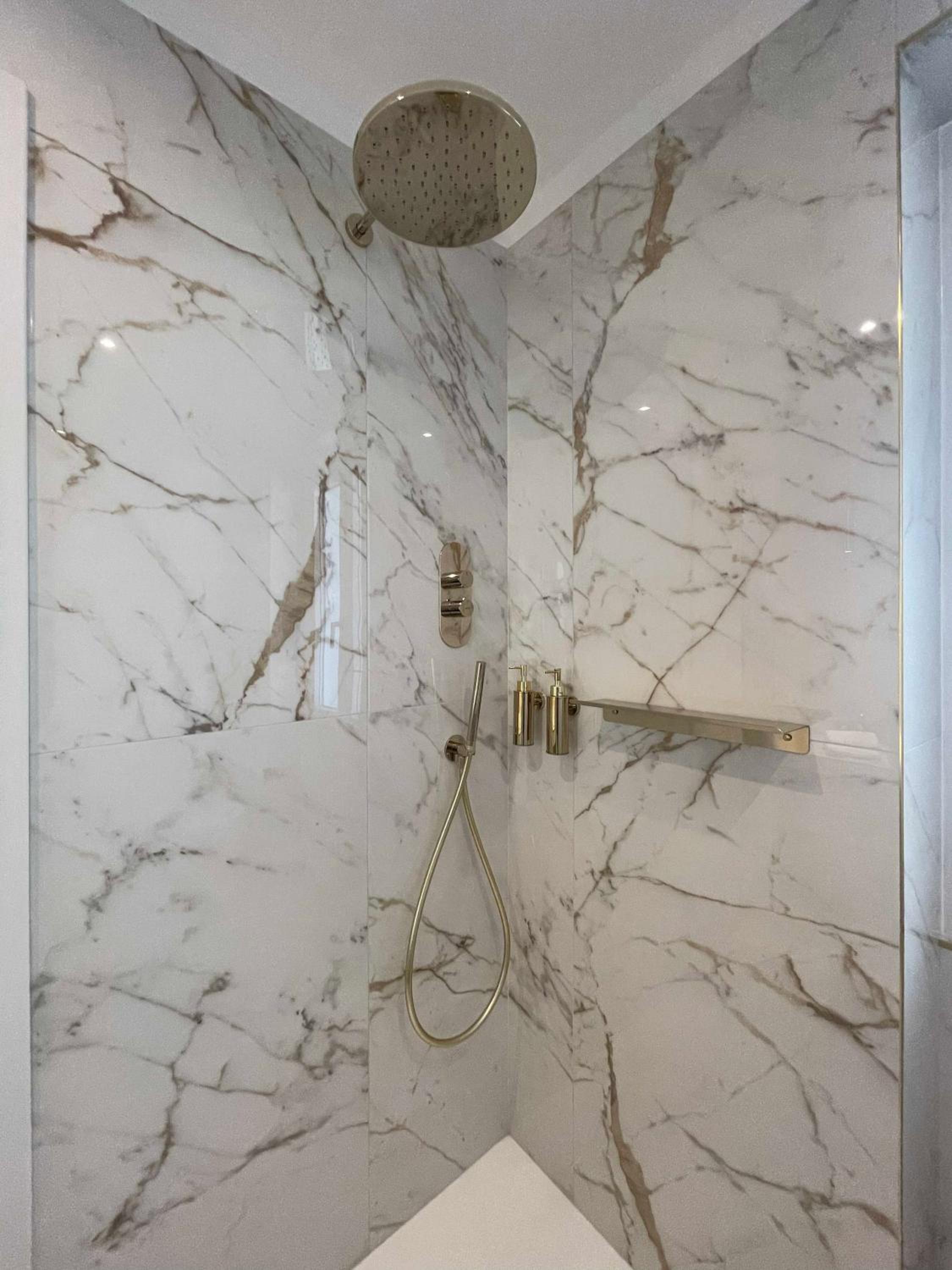 Queen Suite - Photo 52