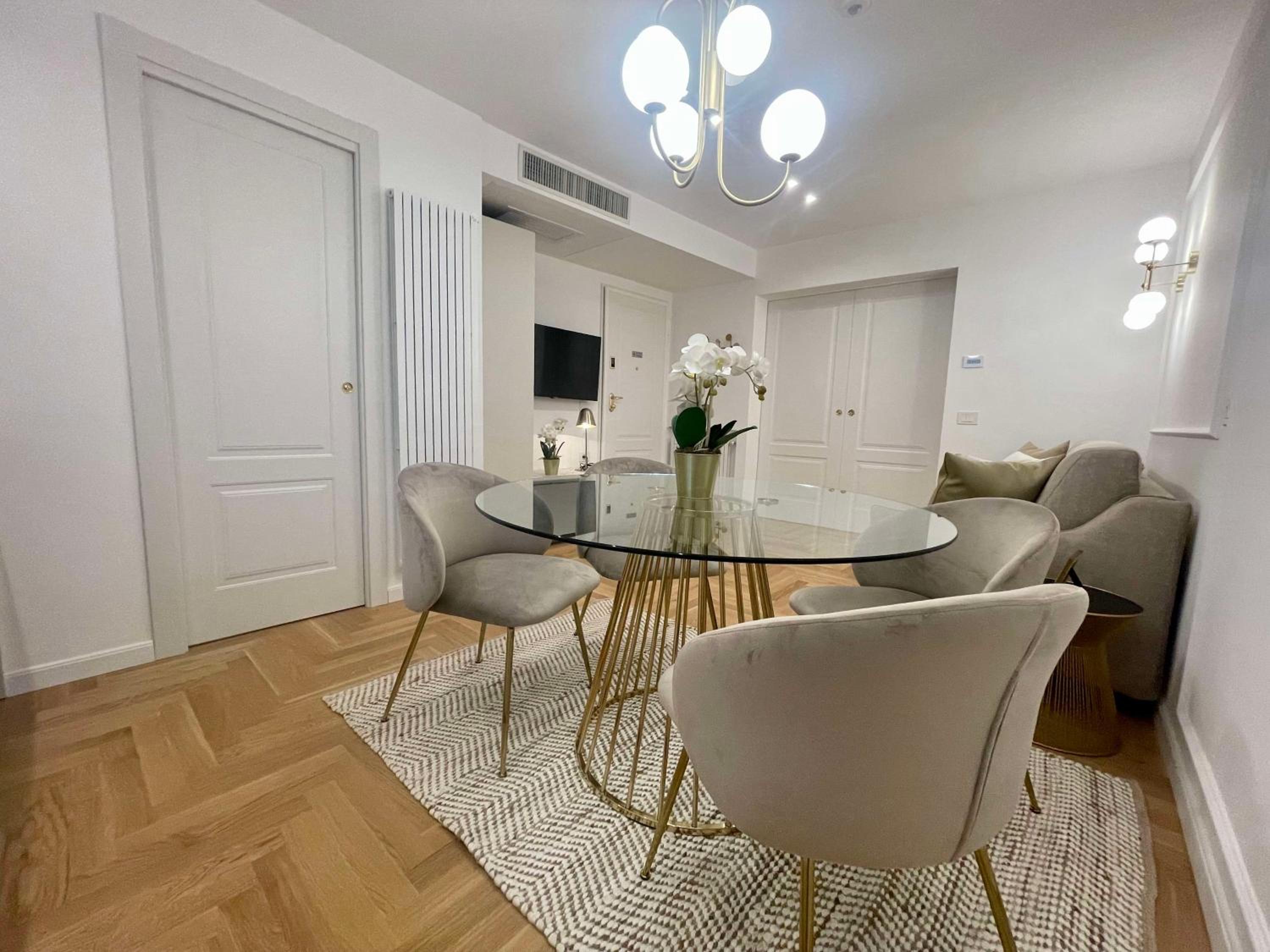 Queen Suite - Photo 3