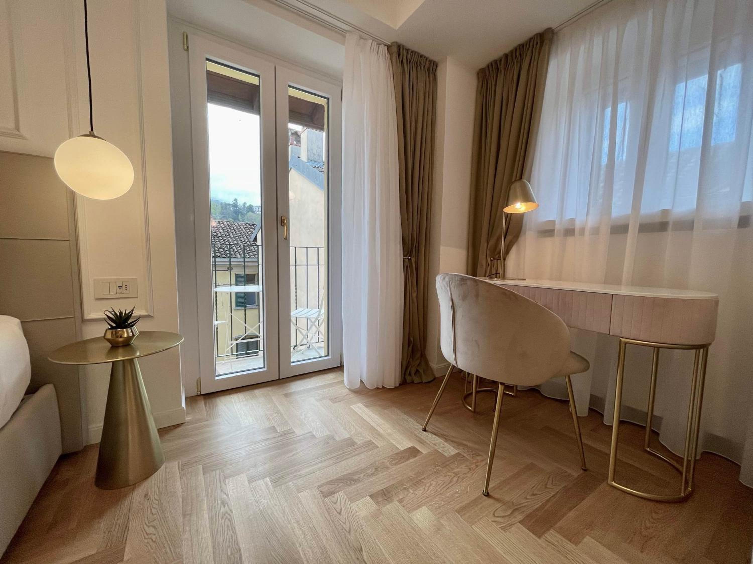 Queen Suite - Photo 57