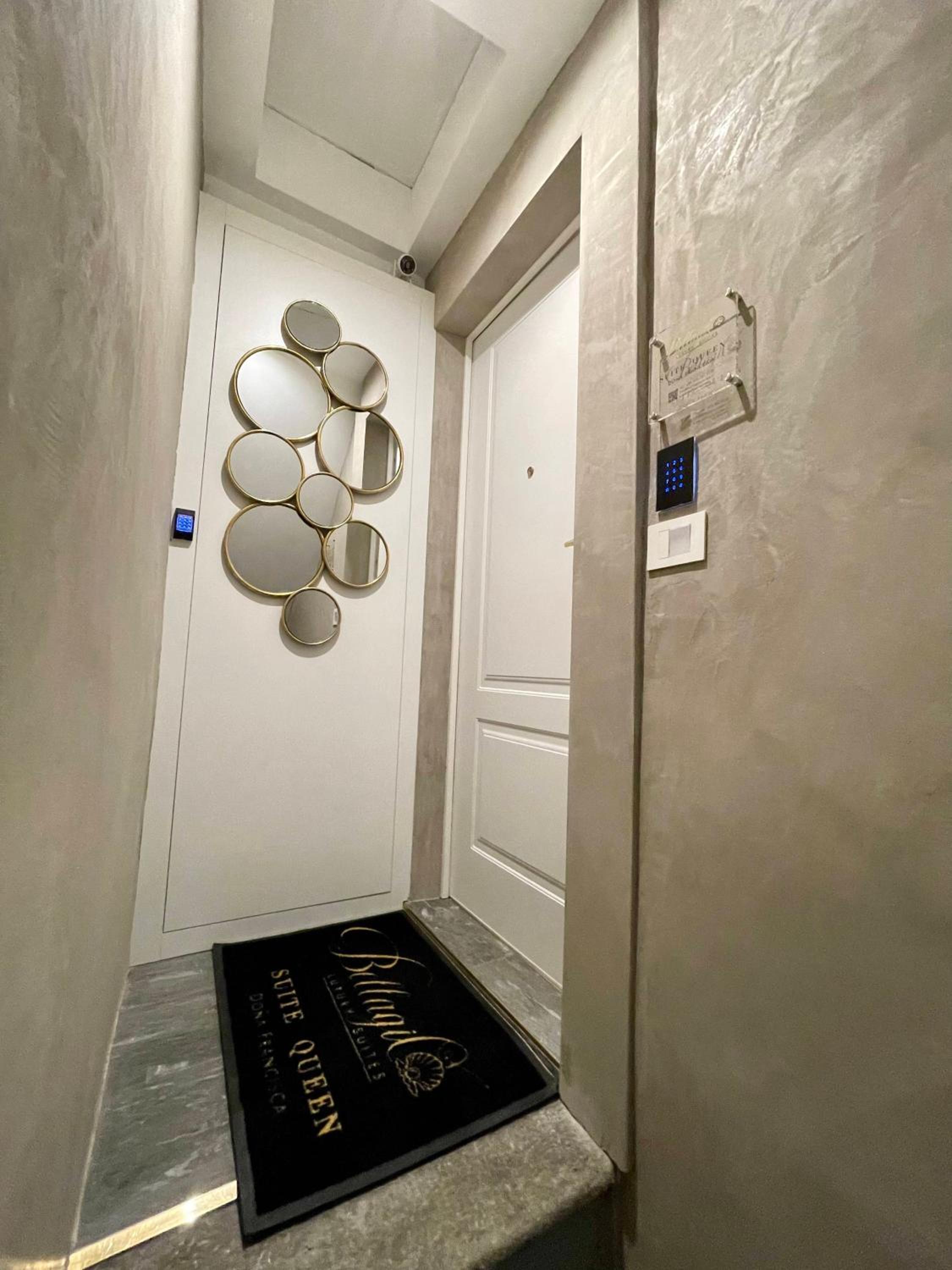 Queen Suite - Photo 53