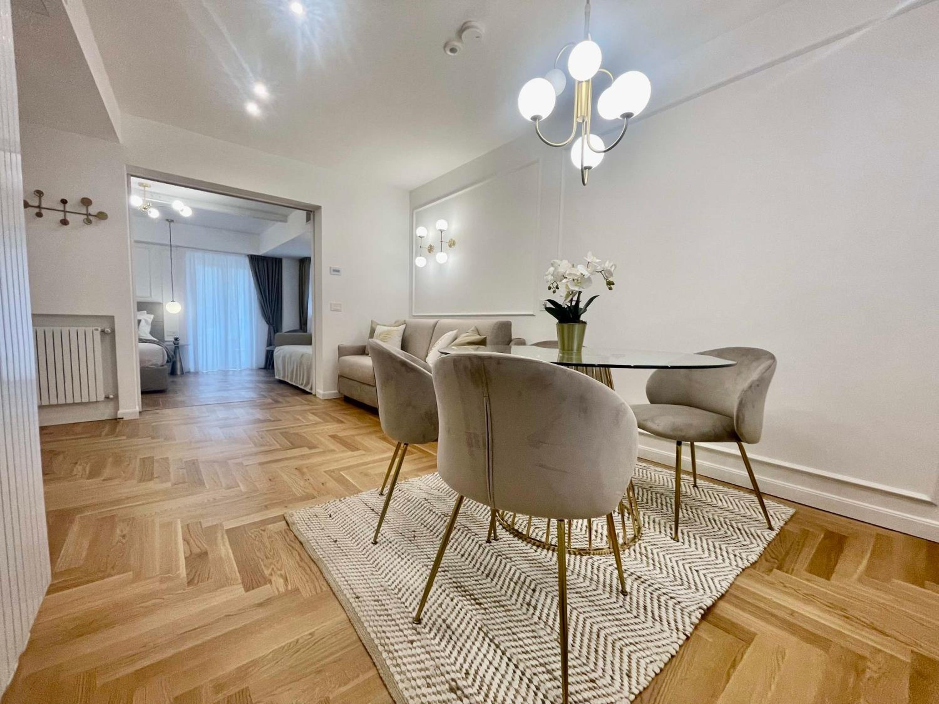 Queen Suite - Photo 47