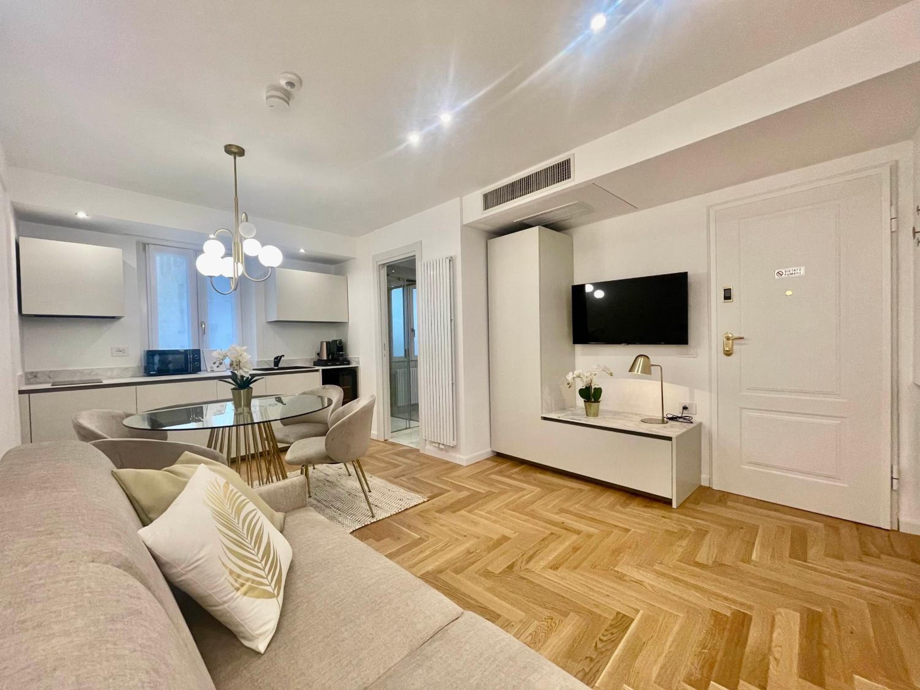 Queen Suite - Photo 5