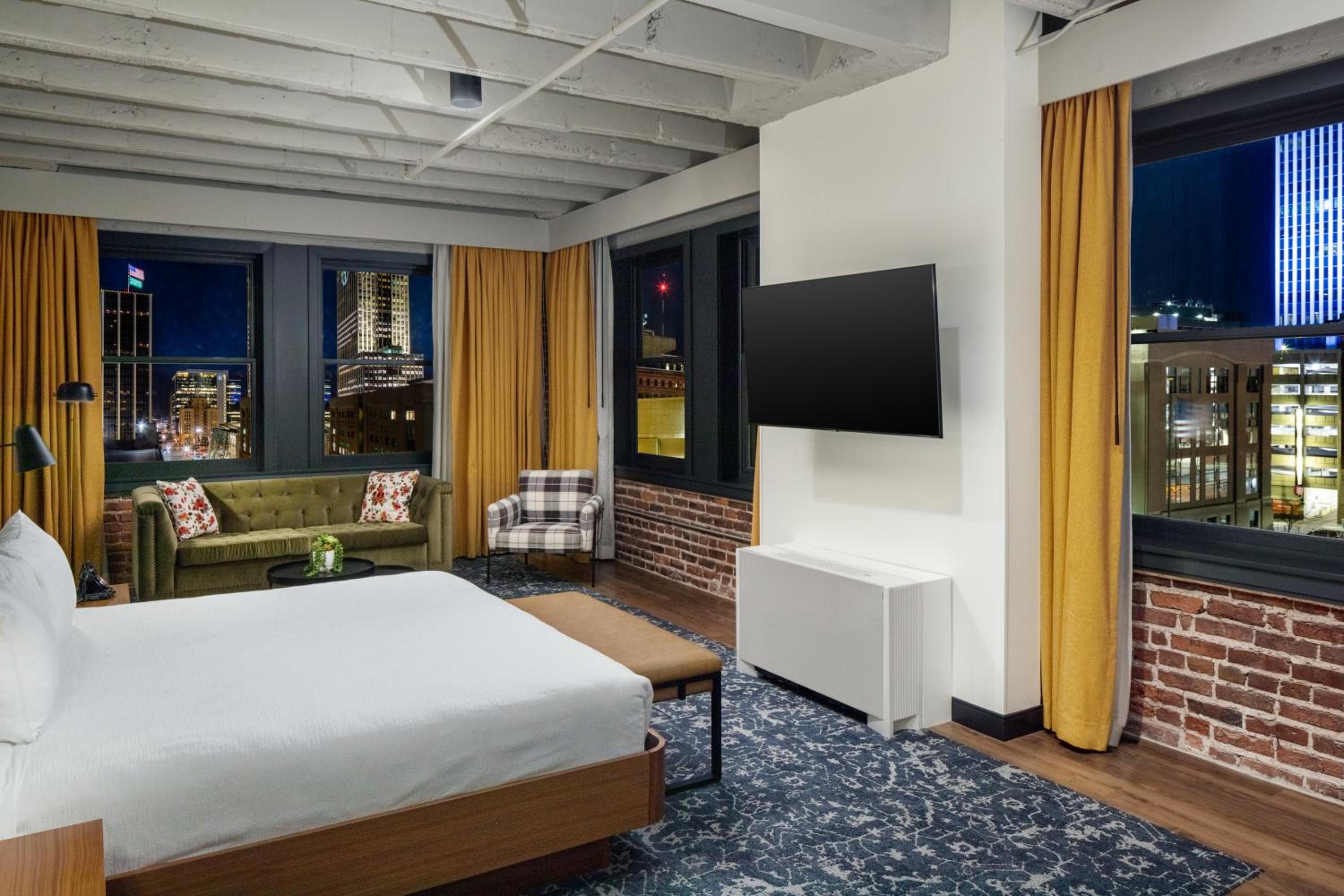 King Suite - Photo 1