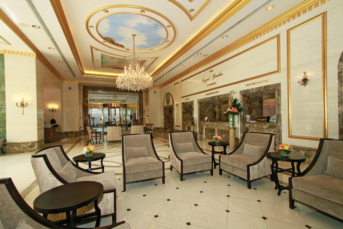 S&N Lux Suite-Free Parking-King Bed-Kitchen-WiFi: King Studio with Sofa Bed photo