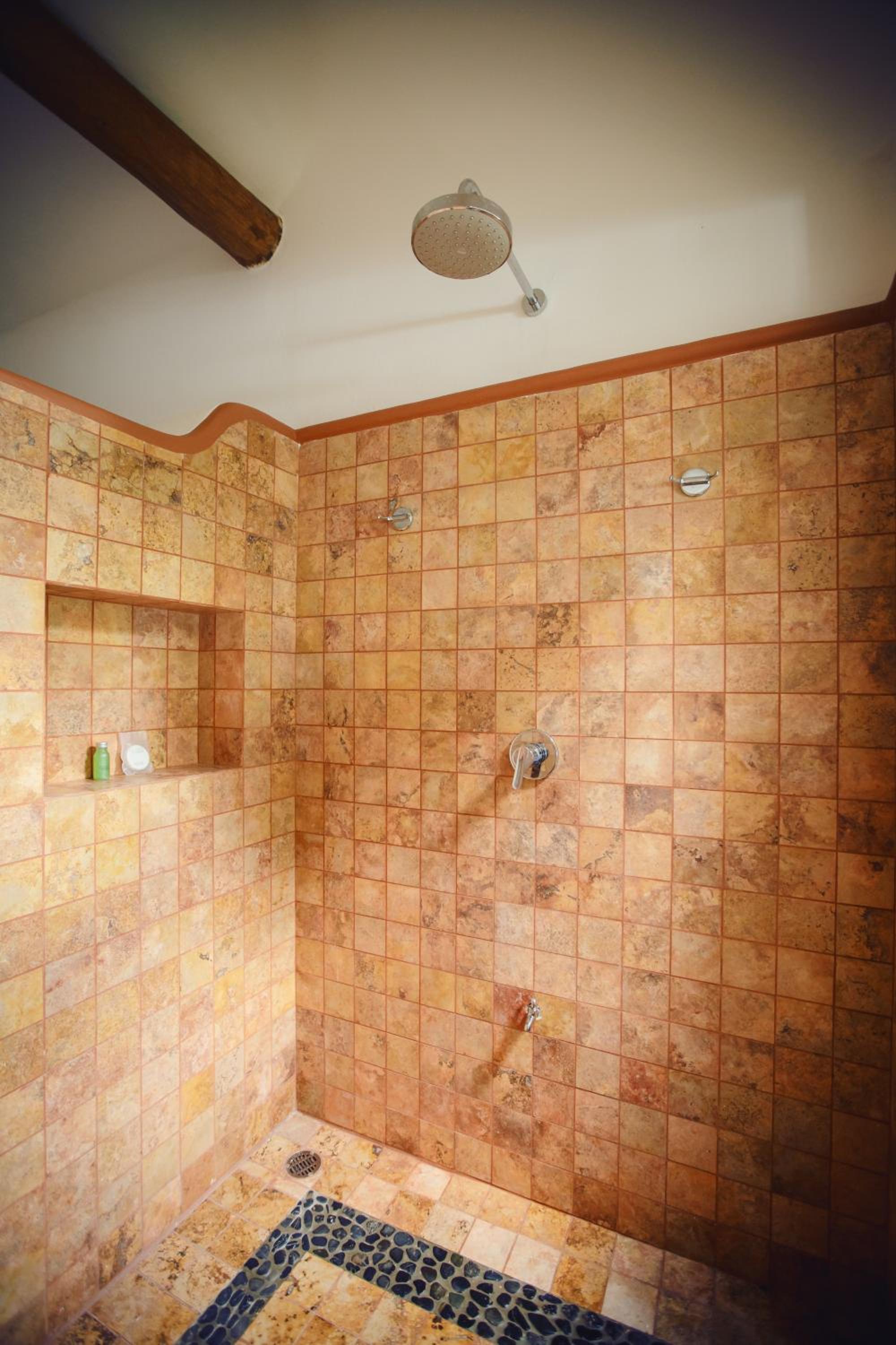 Deluxe King Suite - Photo 2