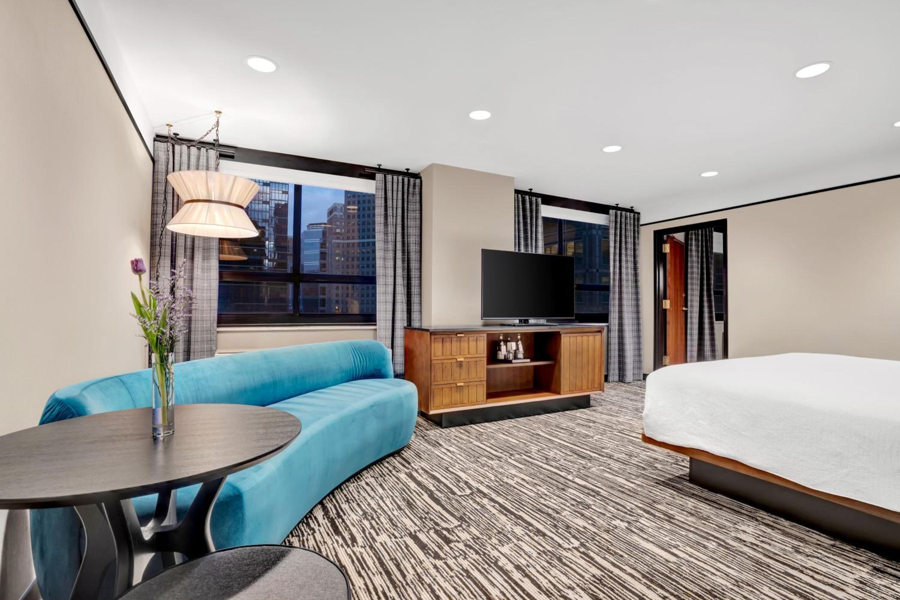 One-Bedroom Suite - Photo 5