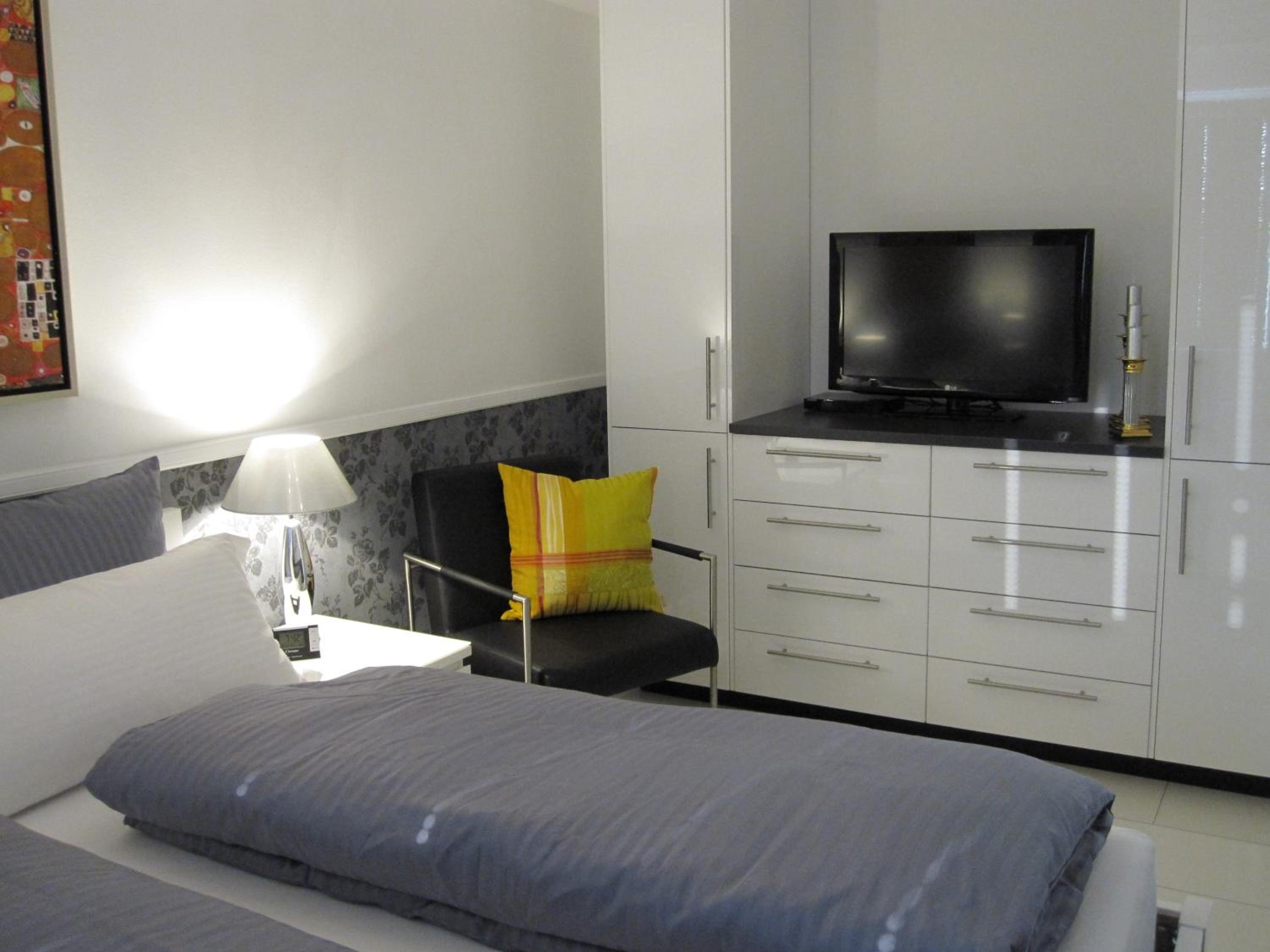 Apartment with Balcony photo 2
