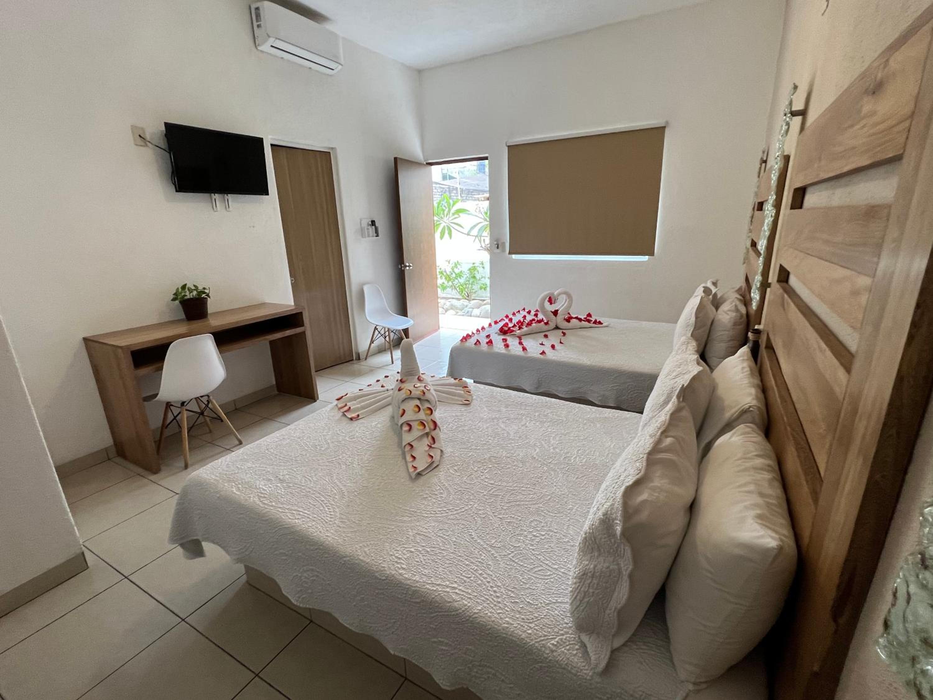 Deluxe Double Room with Two Double Beds photo 3