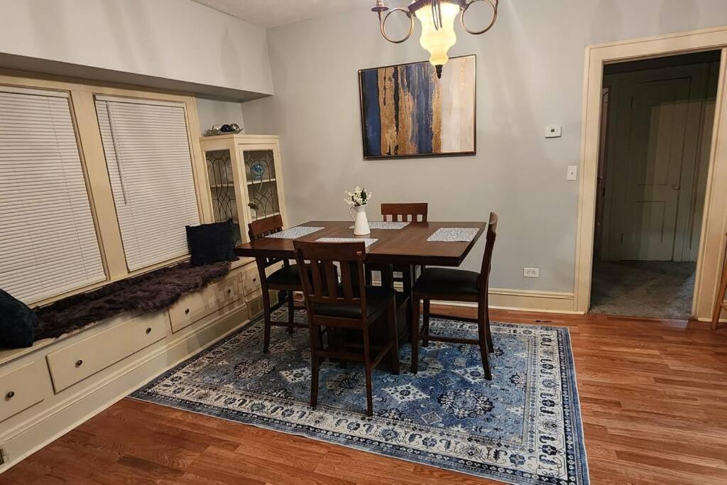 Three-Bedroom House photo 2