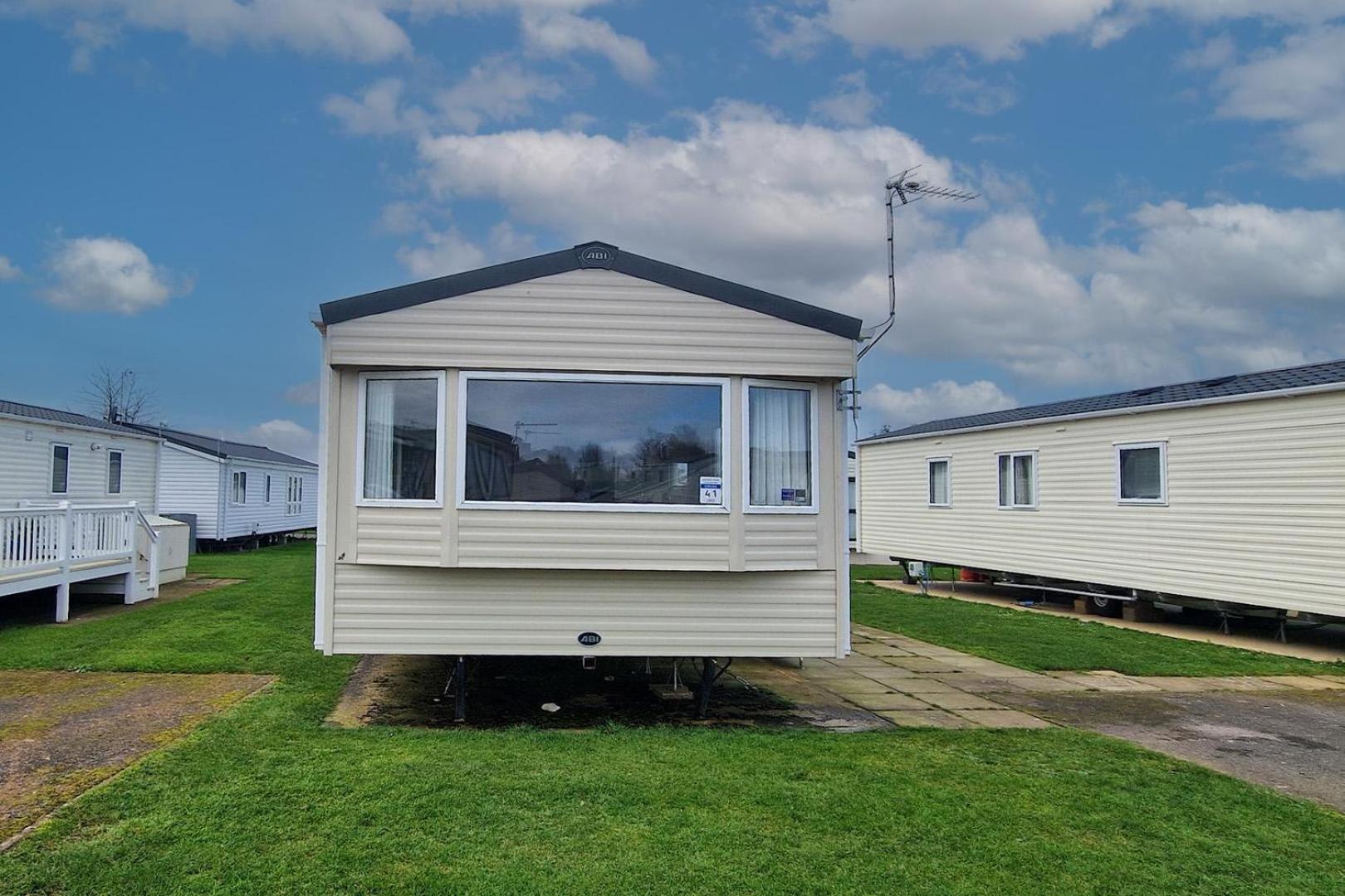 Mobile Home photo 2