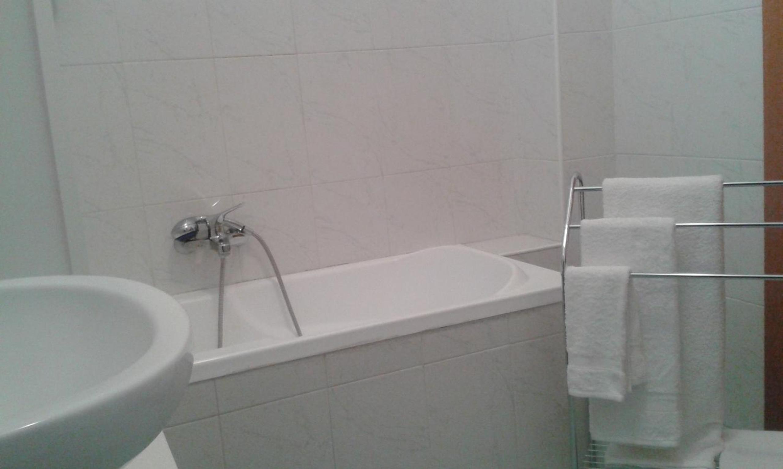 Double or Twin Room - Photo 18