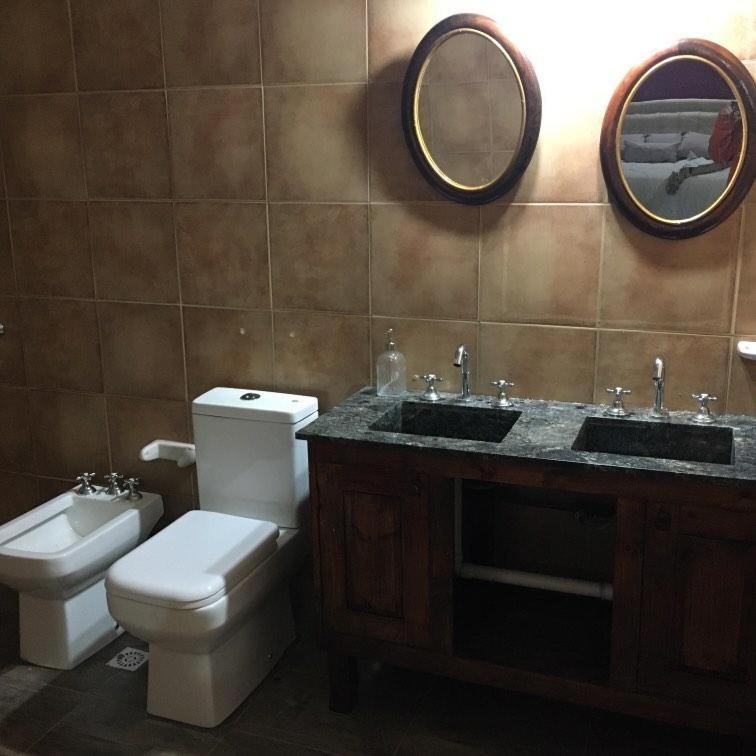 Family Room with Private Bathroom photo 3