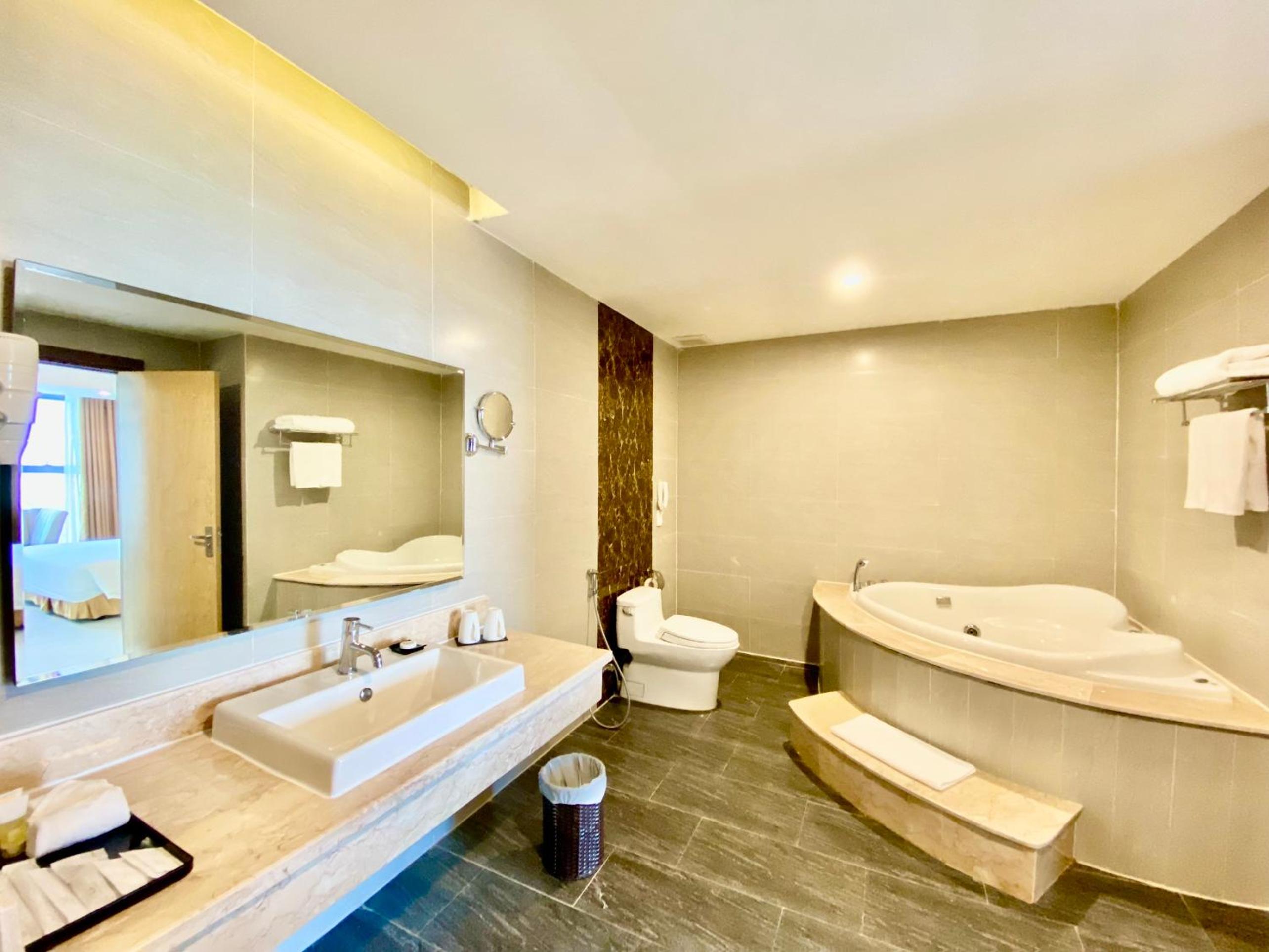 Executive Suite photo 2