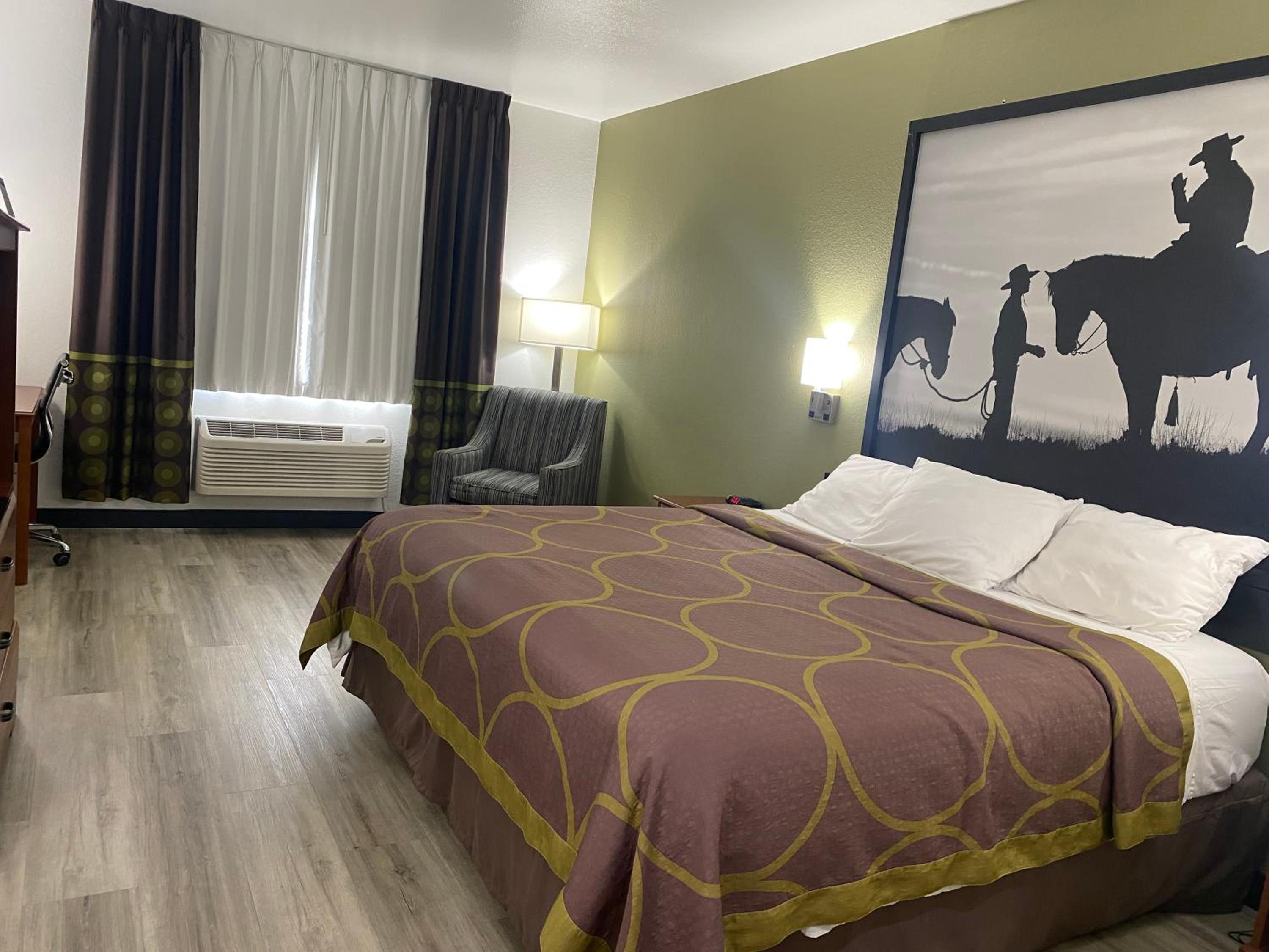 King Room - Non-Smoking - Photo 1