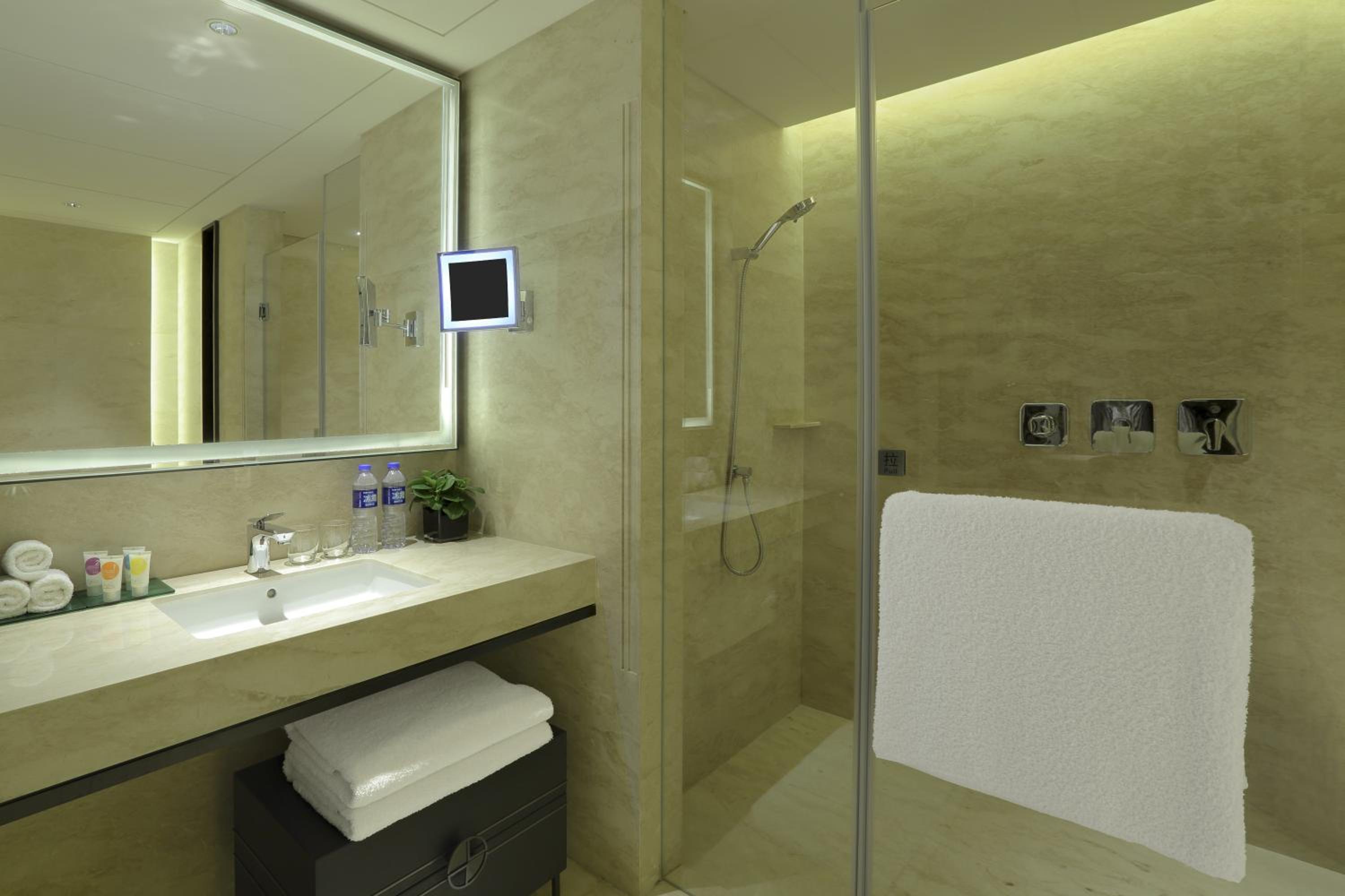 Business Suite photo 3